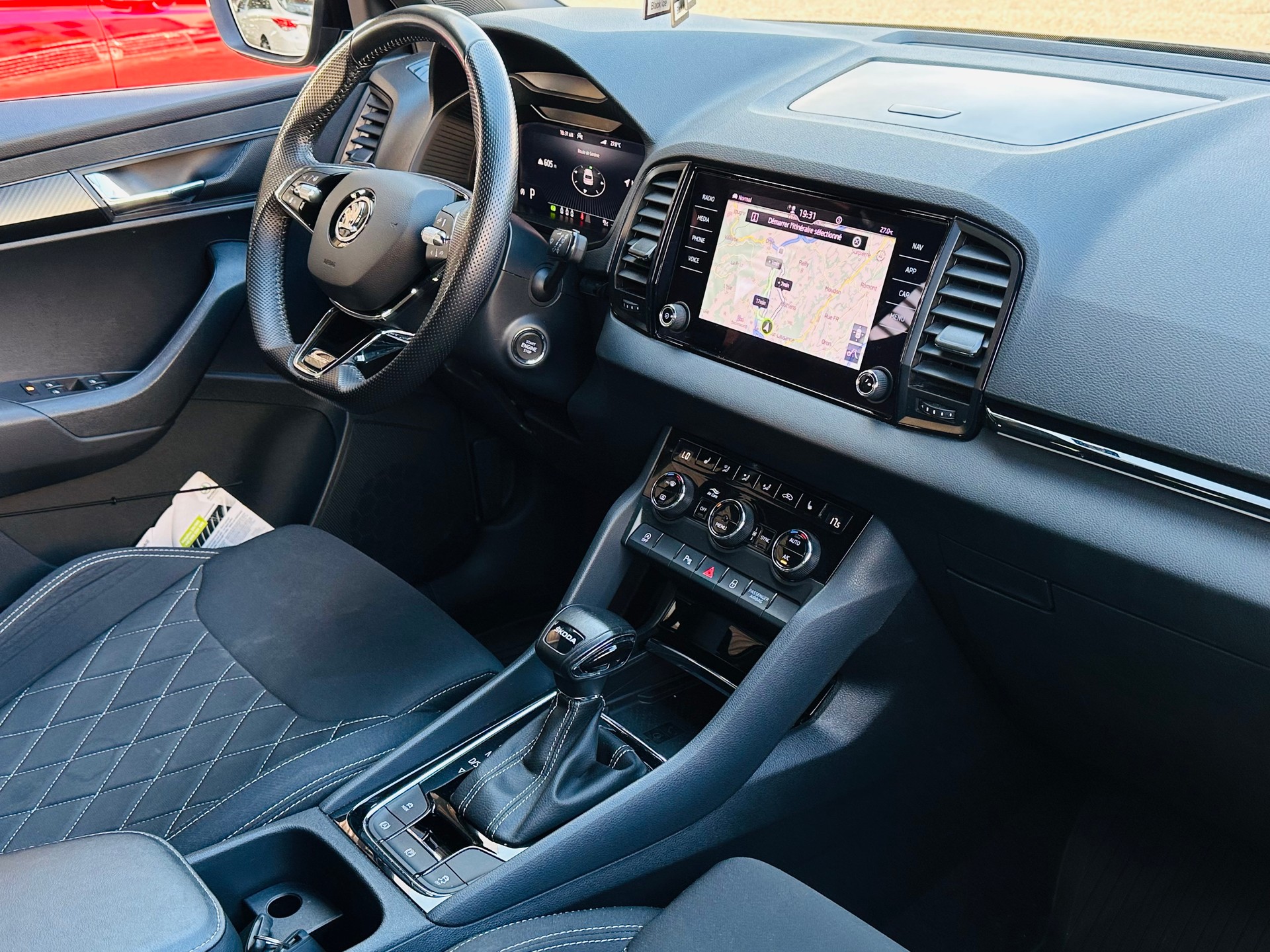 SKODA Karoq 1.5 TSI ACT SportLine DSG-image-19