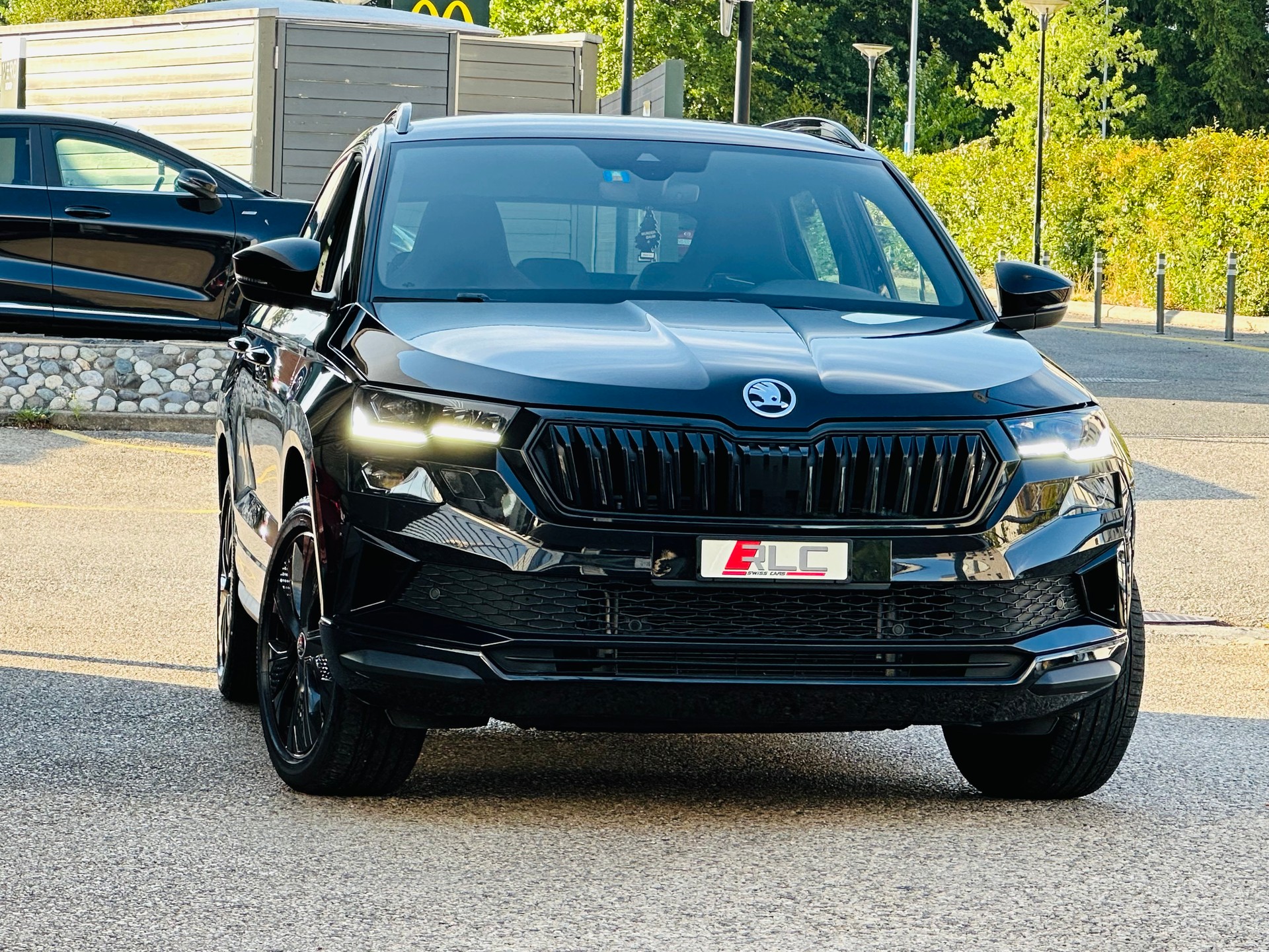 SKODA Karoq 1.5 TSI ACT SportLine DSG-showroom-element-3