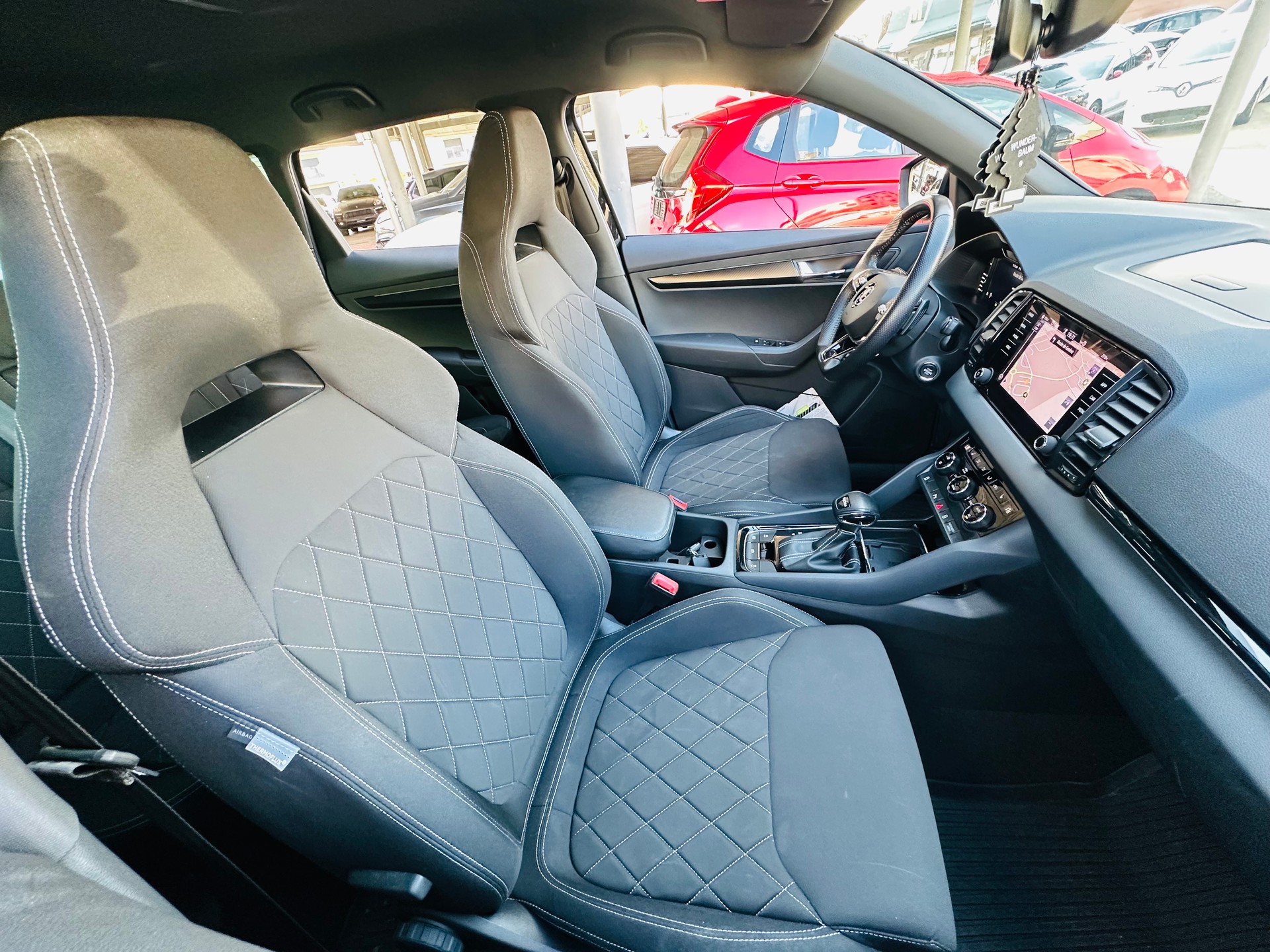 SKODA Karoq 1.5 TSI ACT SportLine DSG-image-15