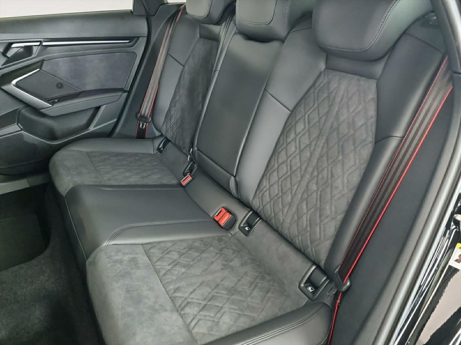 AUDI RS3 Sportback 2.5 TSI quattro S-tronic-image-7