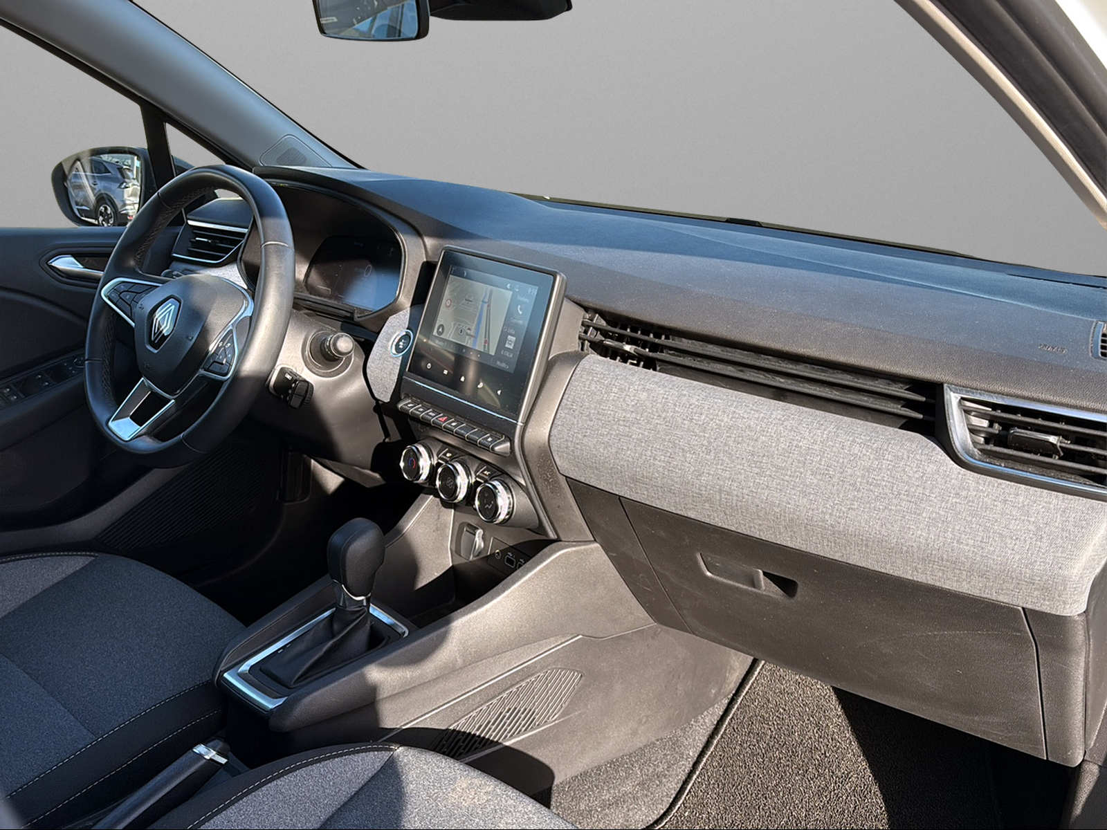 RENAULT Clio 1.6 E-Tech Evolution-image-9