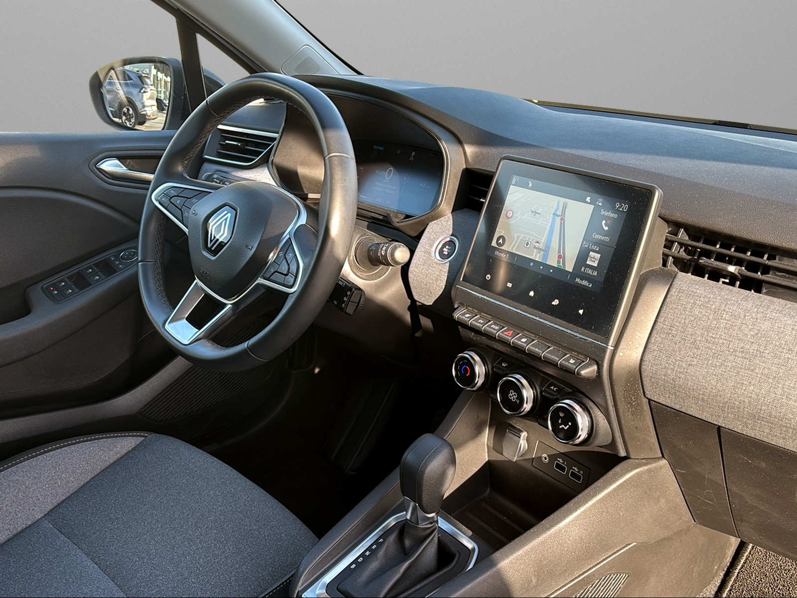 RENAULT Clio 1.6 E-Tech Evolution-image-12