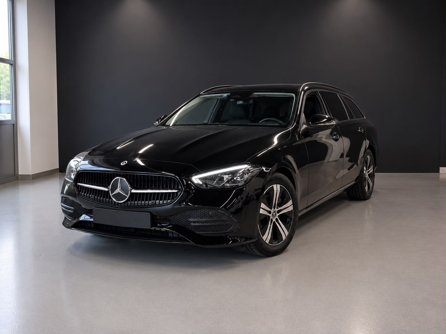 MERCEDES-BENZ C 200 T AMG Line-image-5