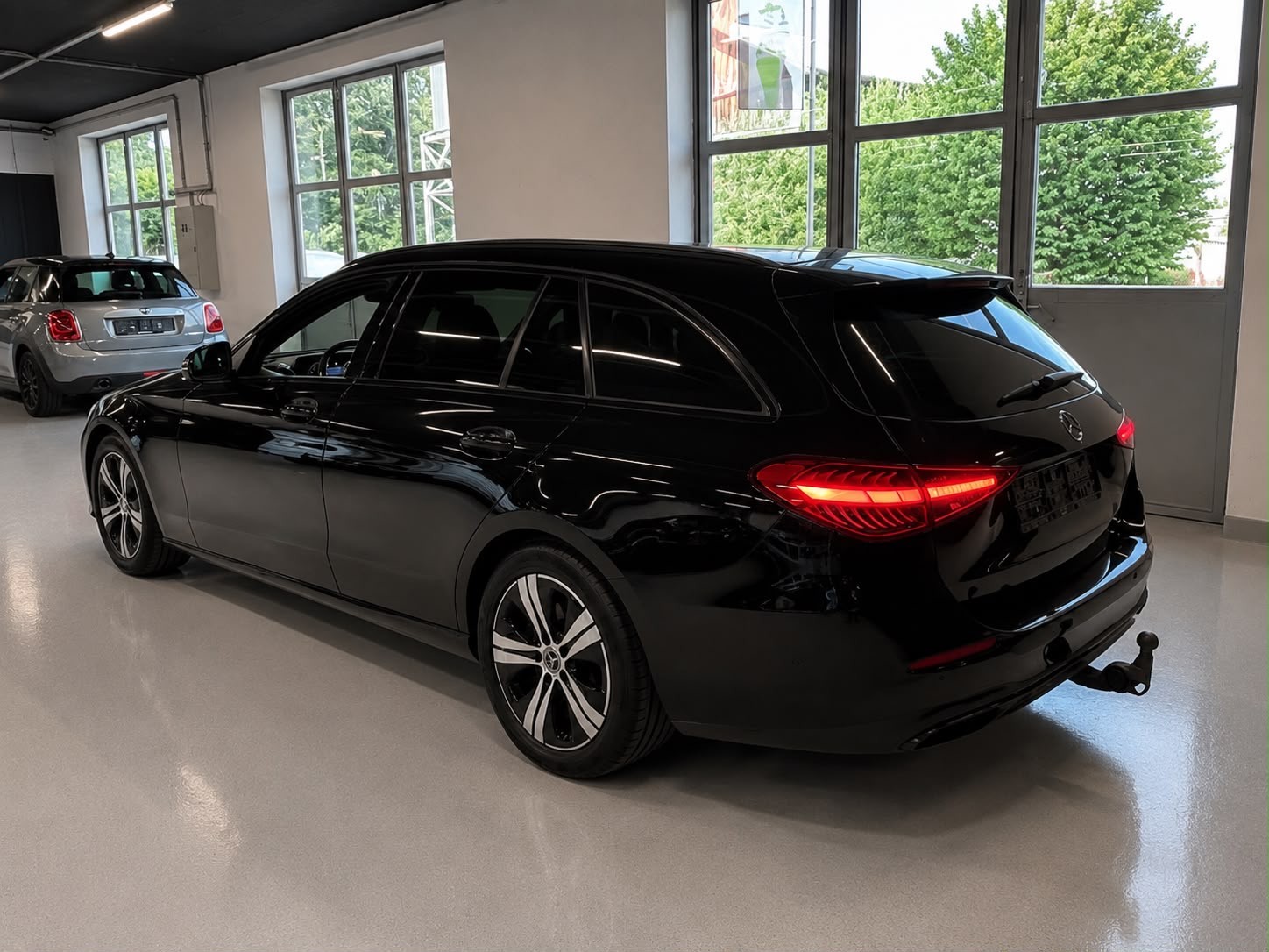 MERCEDES-BENZ C 200 T AMG Line-image-7