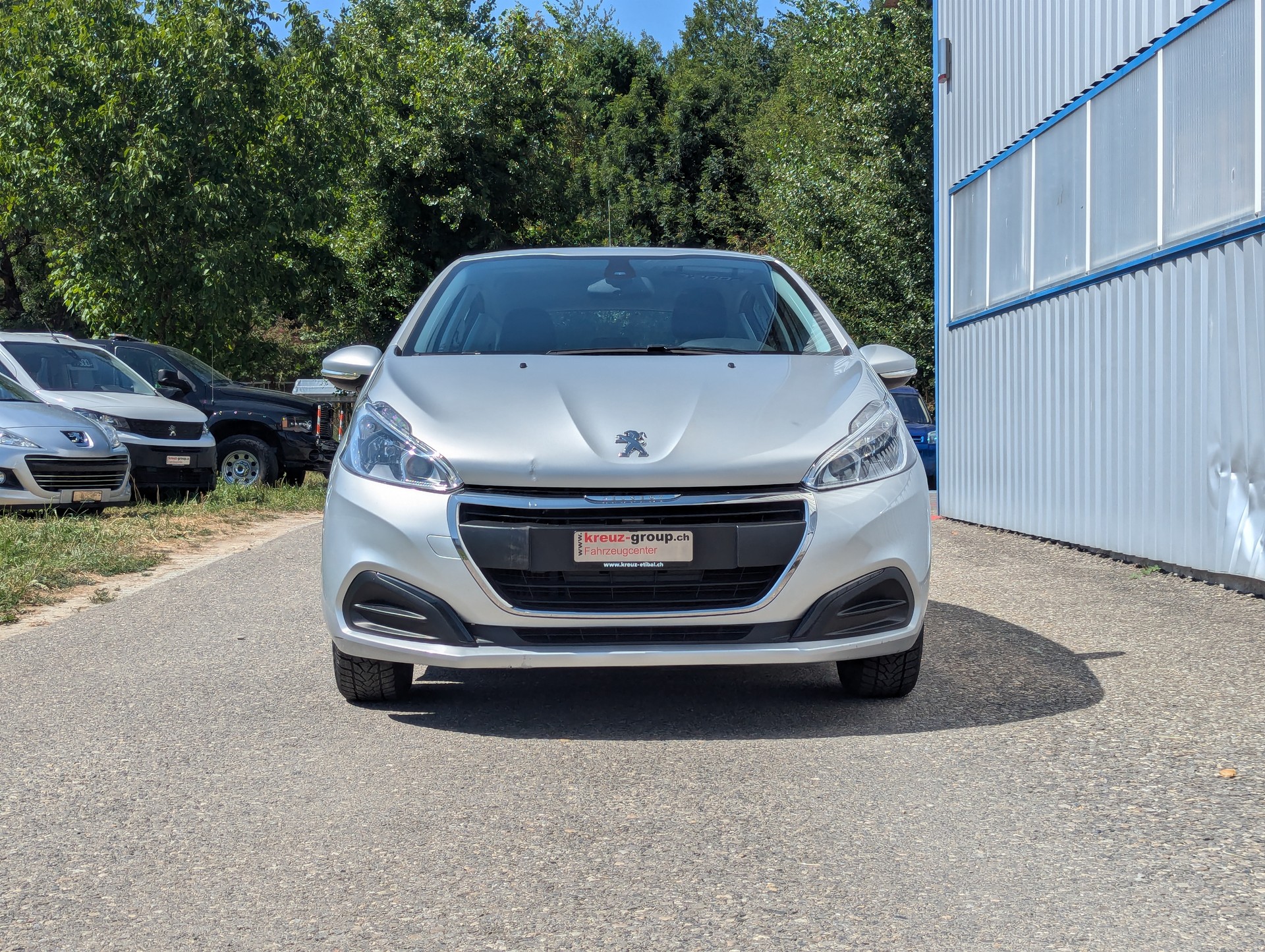 PEUGEOT 208 1.2 PureTech Active EAT6-image-5