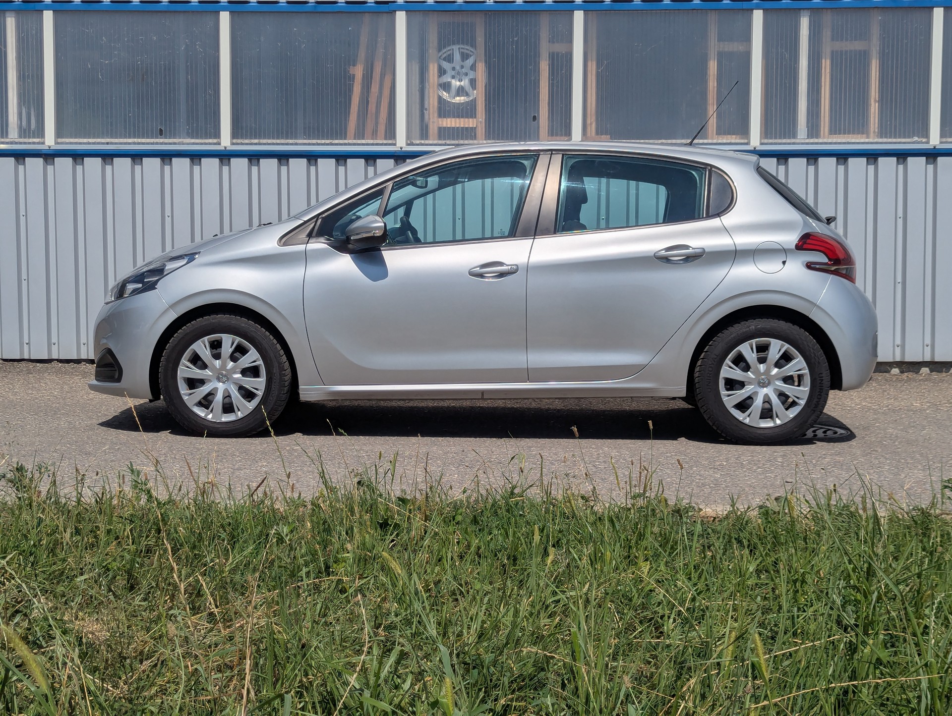 PEUGEOT 208 1.2 PureTech Active EAT6-showroom-element-2