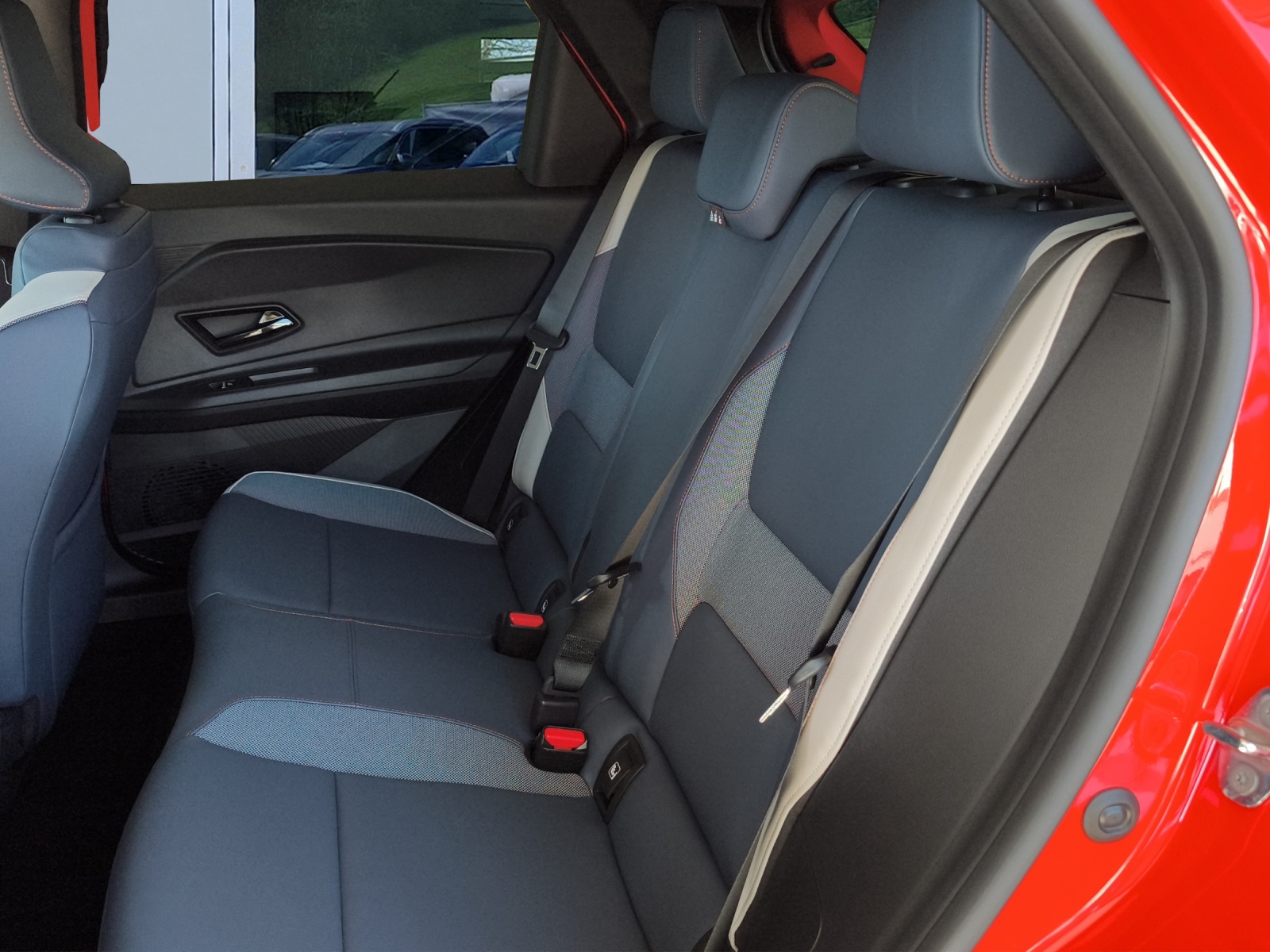 NISSAN Micra 52kWh Evolve-image-12