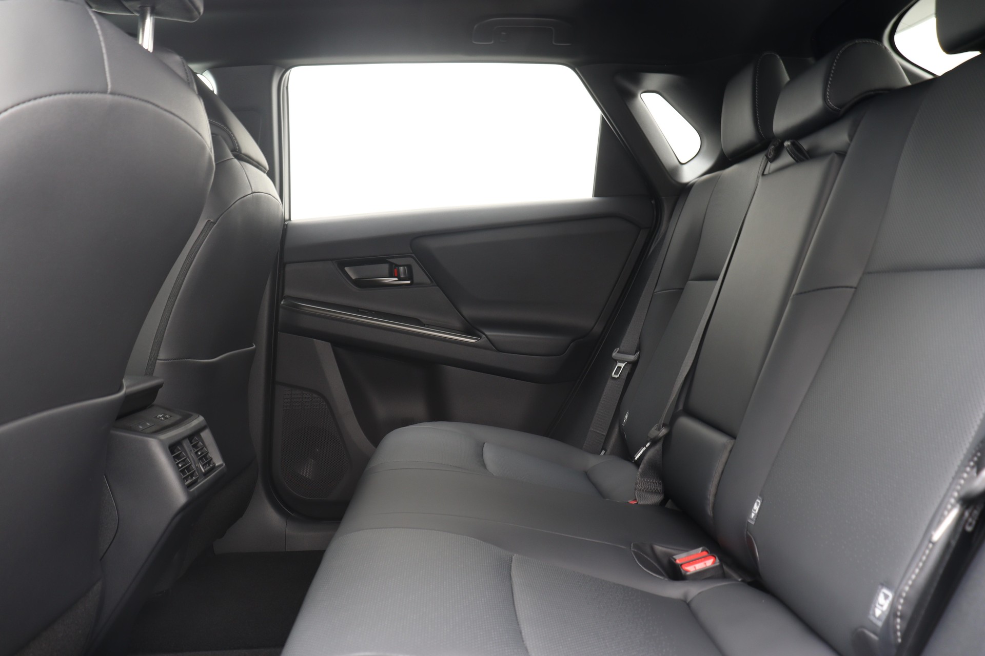 TOYOTA New bZ4X Premium AWD 2026-image-11