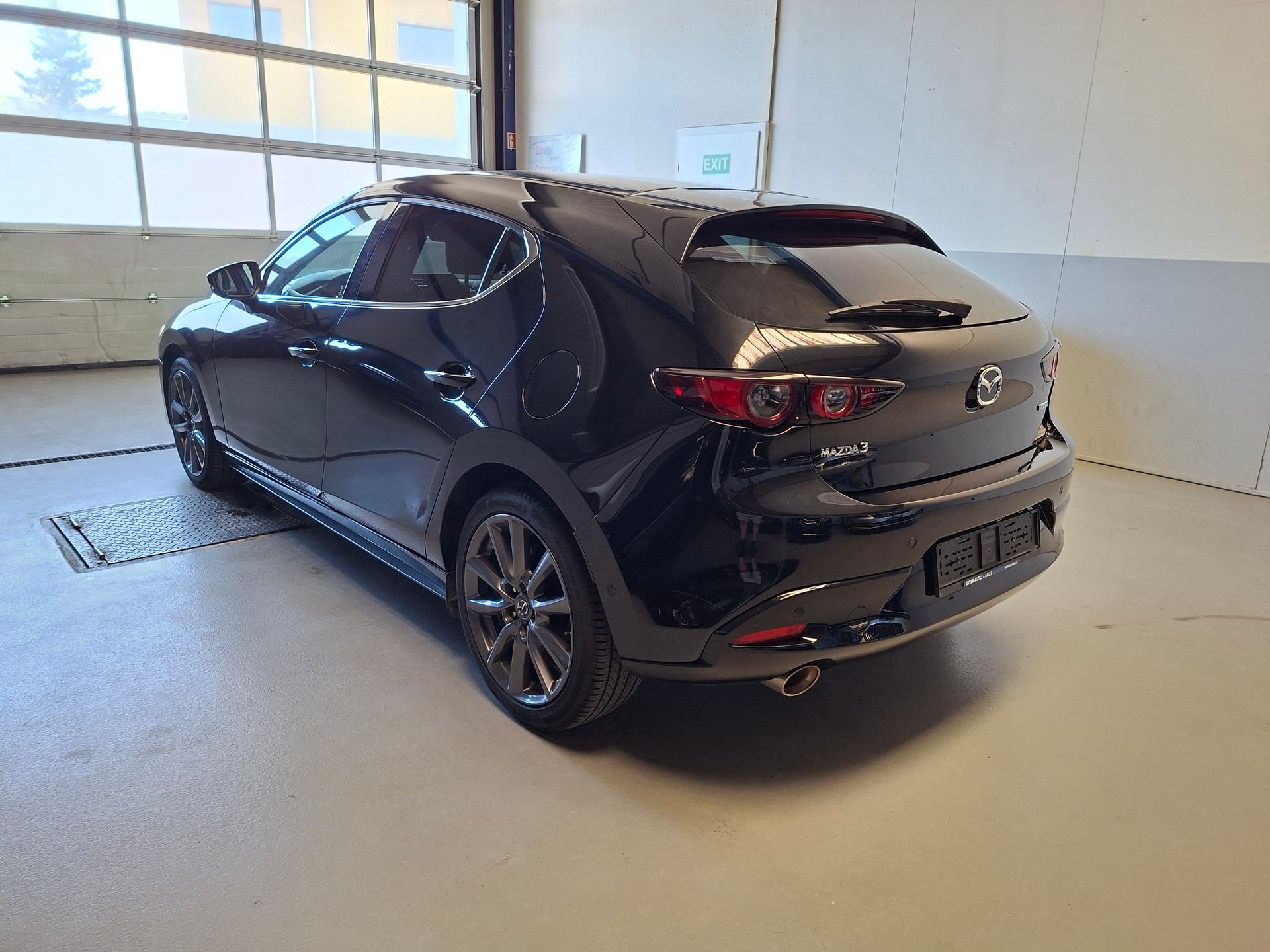 MAZDA 3 Hatchback SKYACTIV-X M Hybrid 186 Ambition Plus-showroom-element-2
