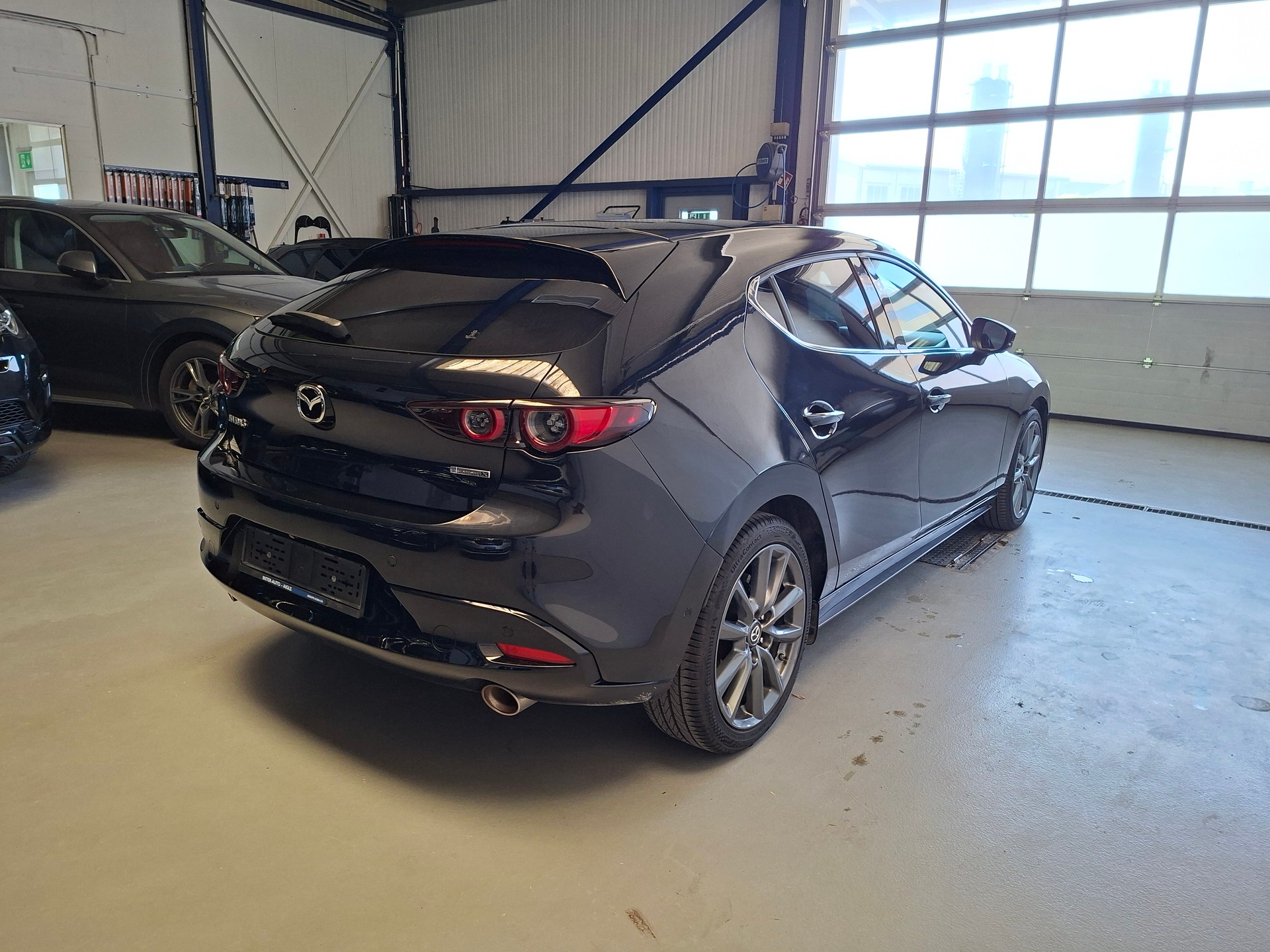 MAZDA 3 Hatchback SKYACTIV-X M Hybrid 186 Ambition Plus-showroom-element-3