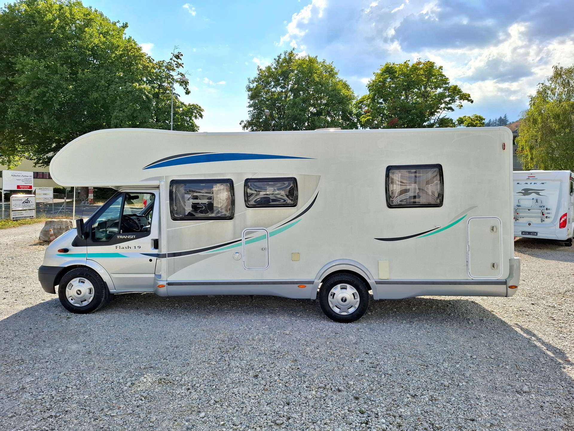 CHAUSSON Flash 19 - 5 Plätzer, Alkoven, Queensbett, Heckgarage, Dieselheizung-image-5