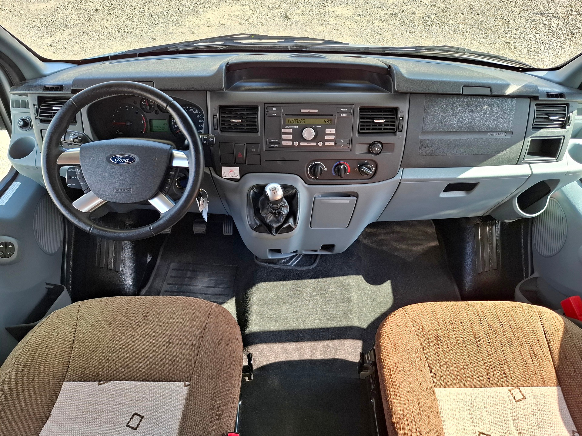 CHAUSSON Flash 19 - 5 Plätzer, Alkoven, Queensbett, Heckgarage, Dieselheizung-image-7