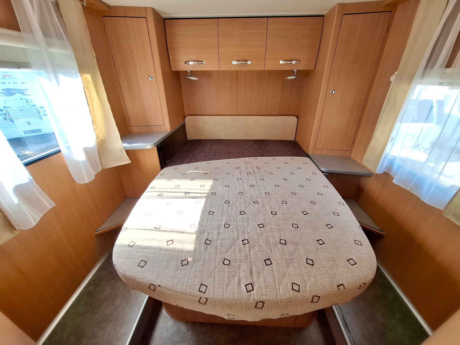 CHAUSSON Flash 19 - 5 Plätzer, Alkoven, Queensbett, Heckgarage, Dieselheizung-image-12
