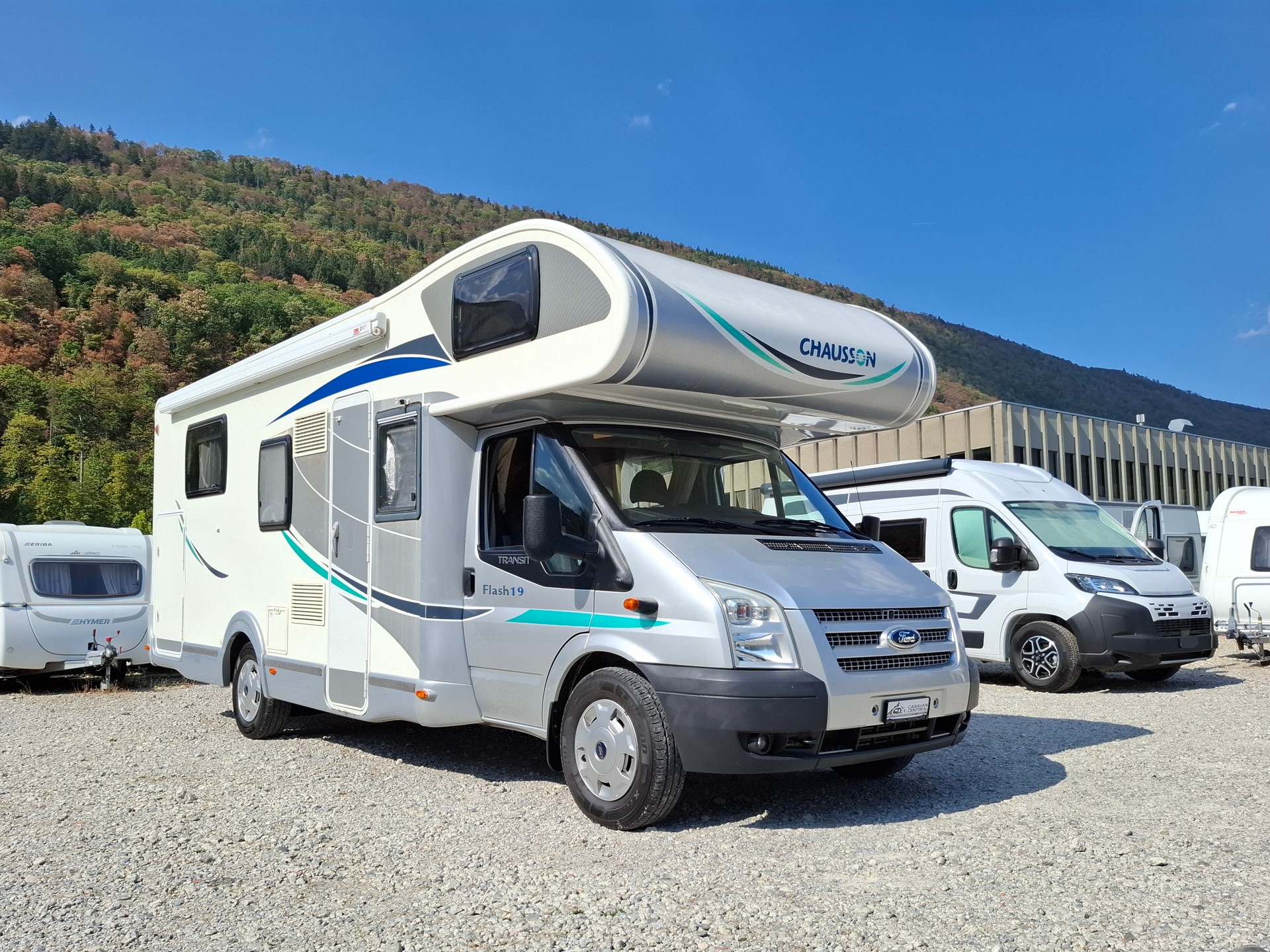 CHAUSSON Flash 19 - 5 Plätzer, Alkoven, Queensbett, Heckgarage, Dieselheizung