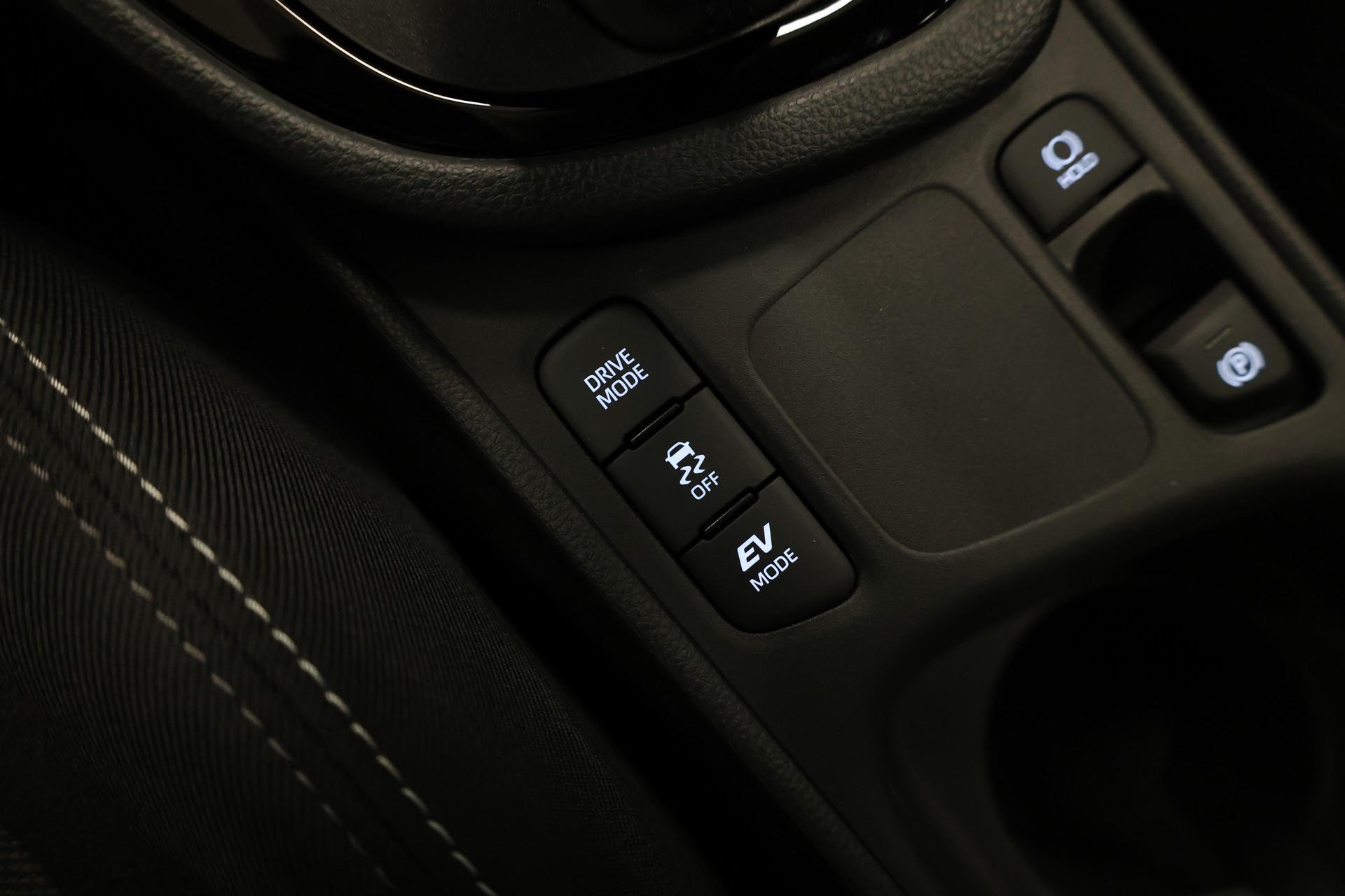 TOYOTA Yaris 1.5 VVT-i HSD Teamplayer-image-26