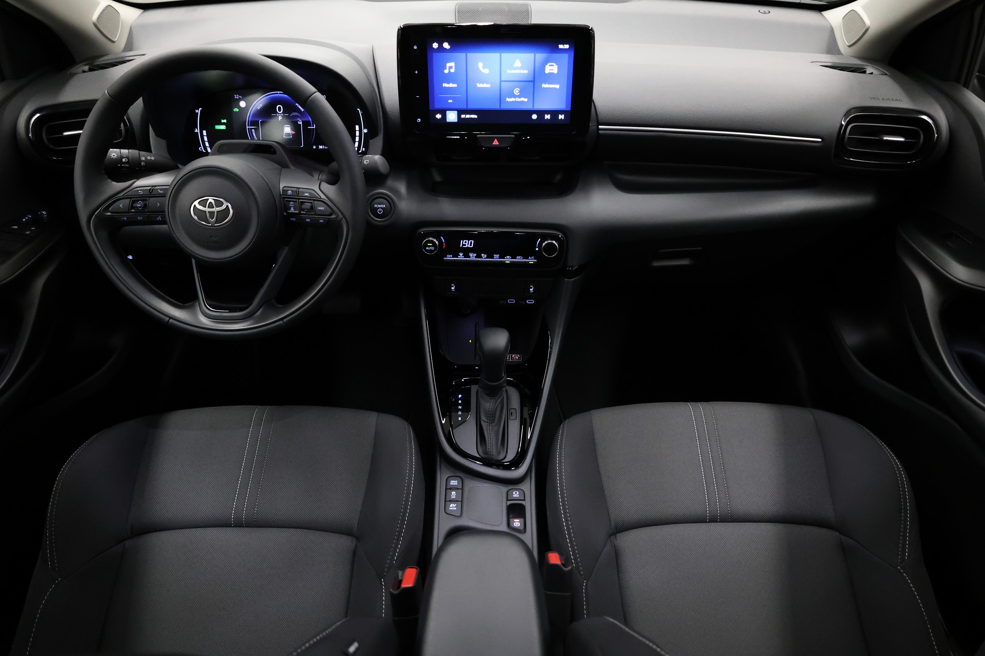 TOYOTA Yaris 1.5 VVT-i HSD Teamplayer-image-18