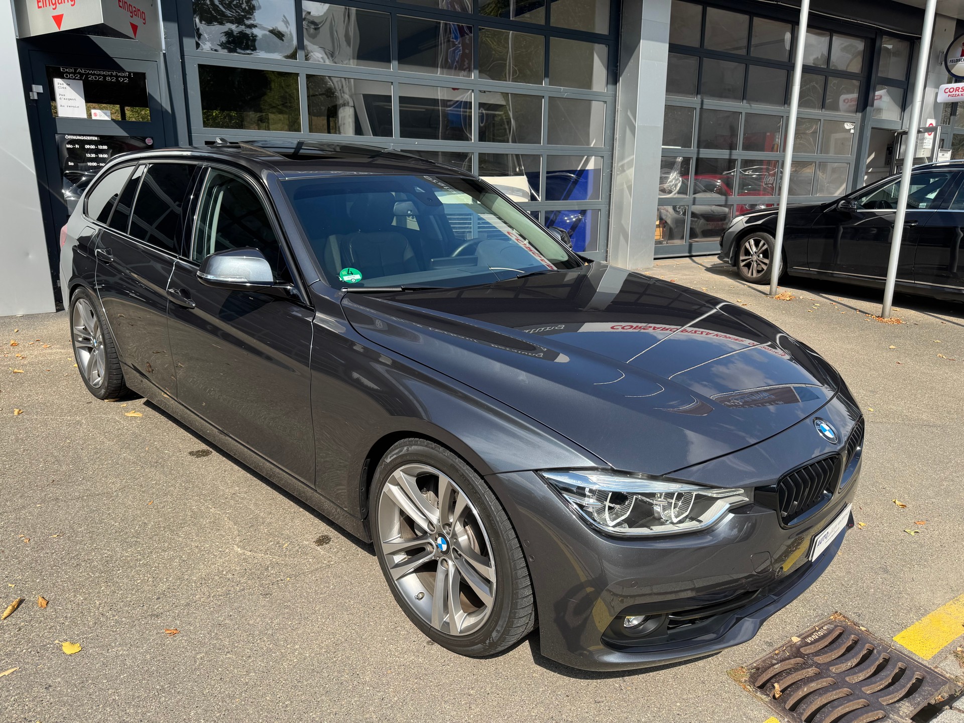 BMW 340i xDrive Touring Sport Line Steptronic-showroom-element-1
