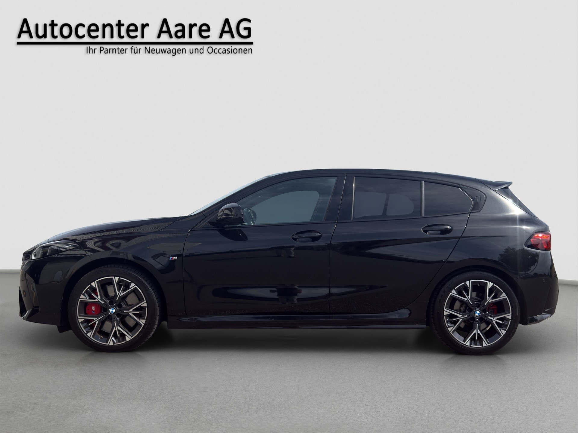 BMW 118d Steptronic M Sport Pro - NEUE BAUFORM-showroom-element-3