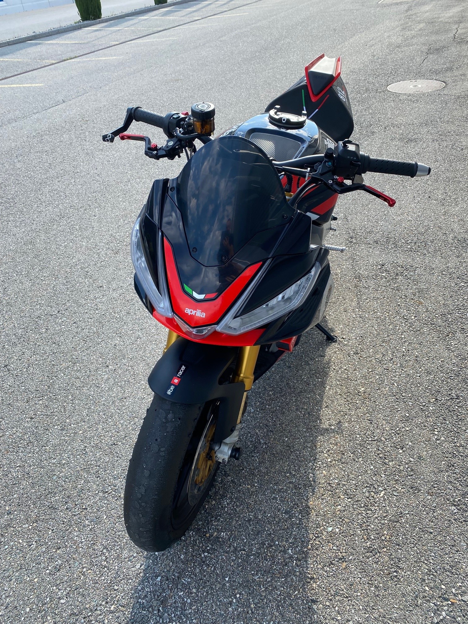 APRILIA Tuono V4 1100 Factory-image-2