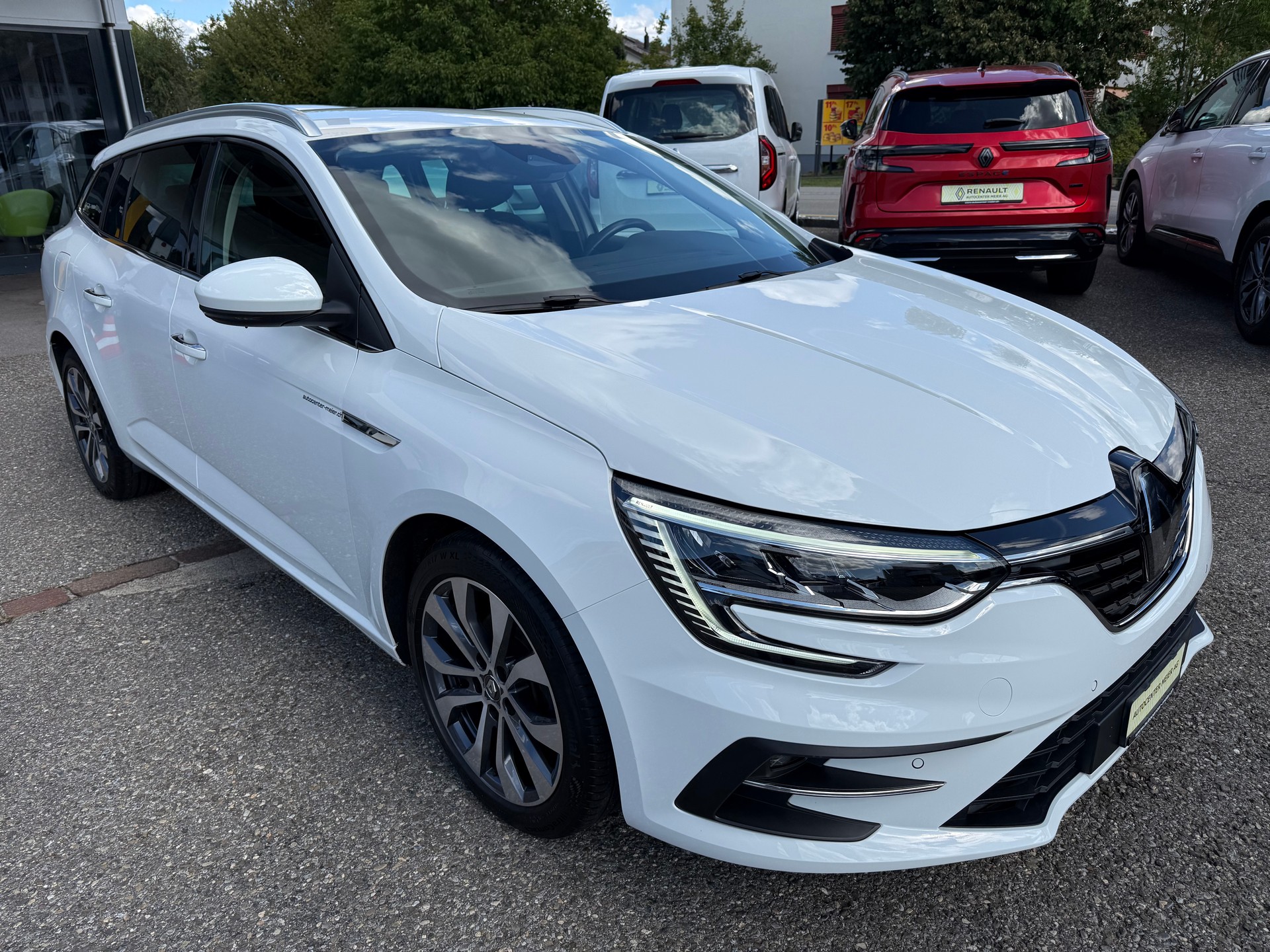 RENAULT Mégane Grandtour 1.3 16V Turbo Techno EDC-showroom-element-1