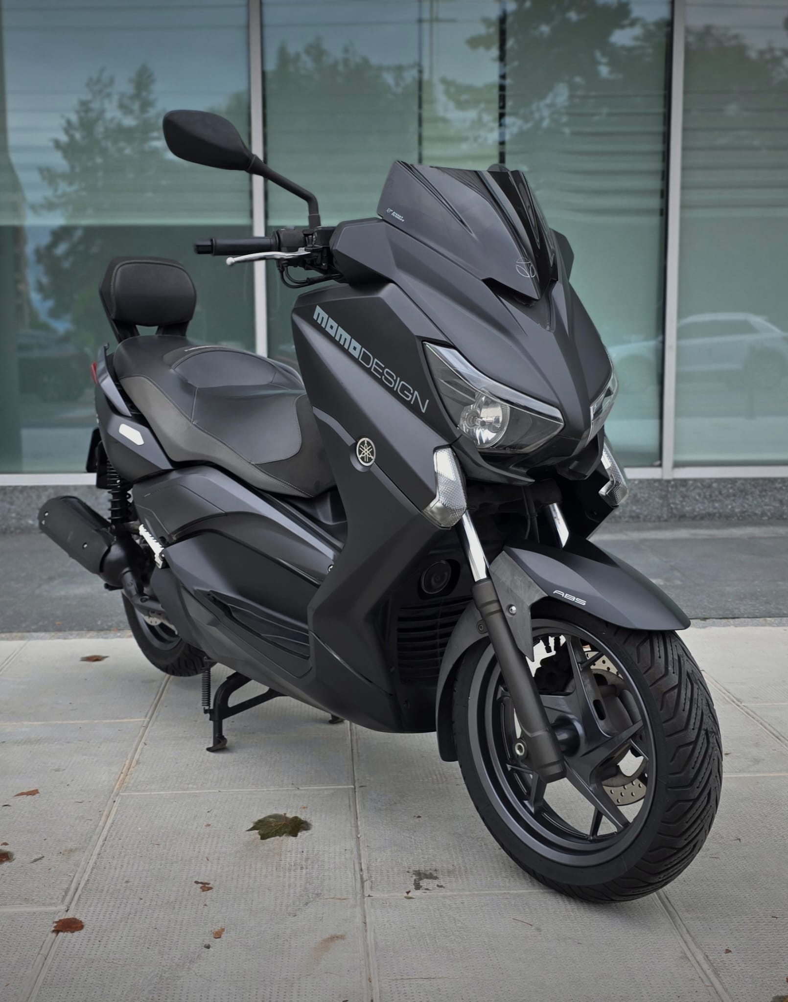 YAMAHA X-MaxYP 125 R ABS Momo-image-1