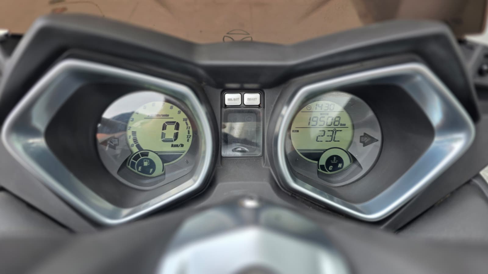 YAMAHA X-MaxYP 125 R ABS Momo-image-5