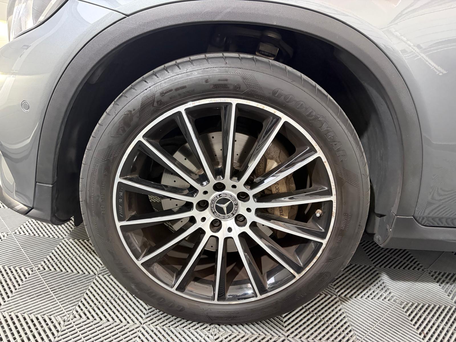 MERCEDES-BENZ GLC 250 d AMG Line 4Matic 9G-Tronic-image-28