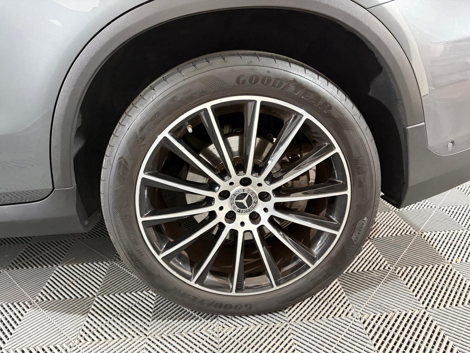 MERCEDES-BENZ GLC 250 d AMG Line 4Matic 9G-Tronic-image-27