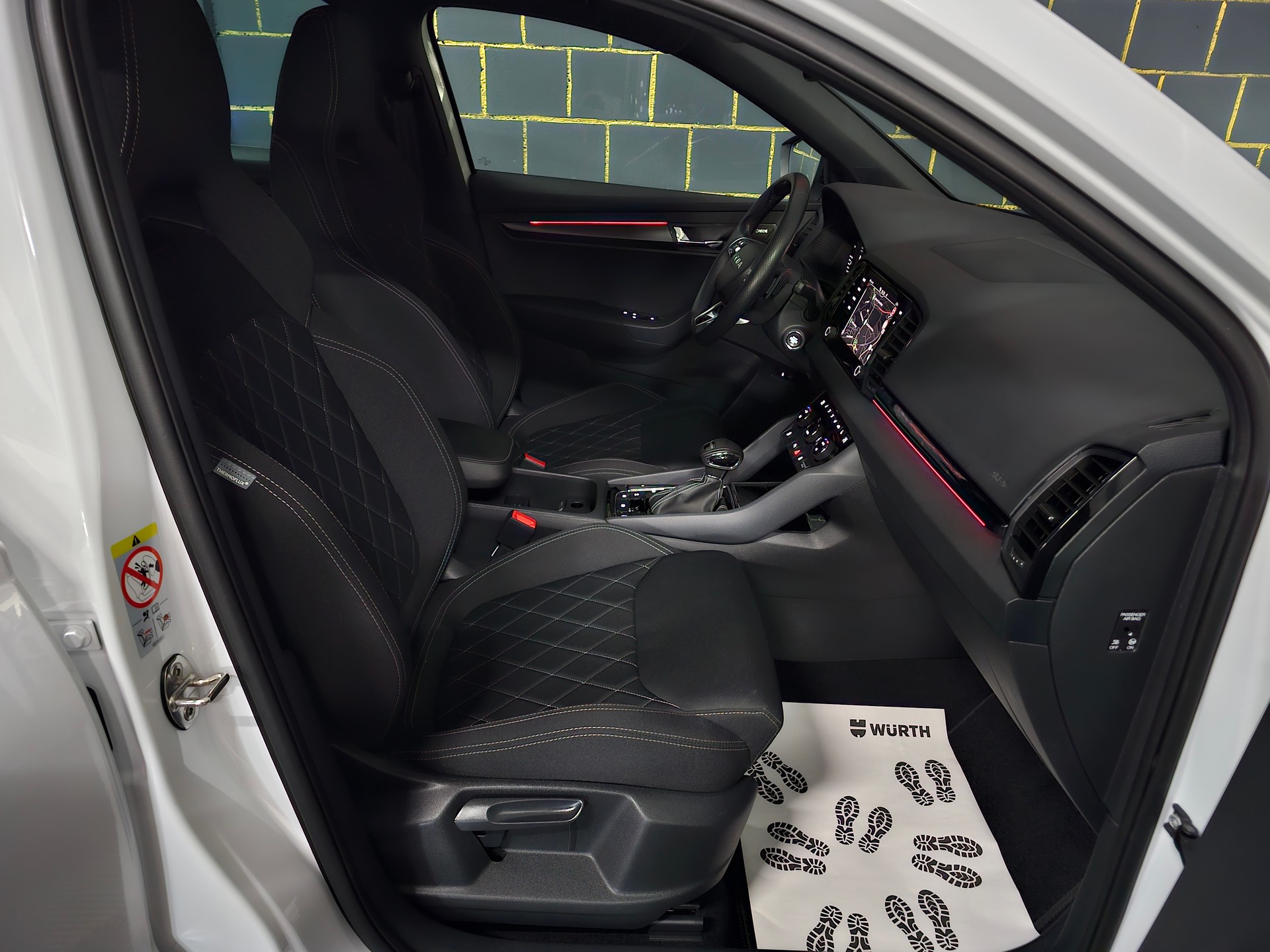 SKODA Karoq 1.5 TSI SportLine DSG-image-9