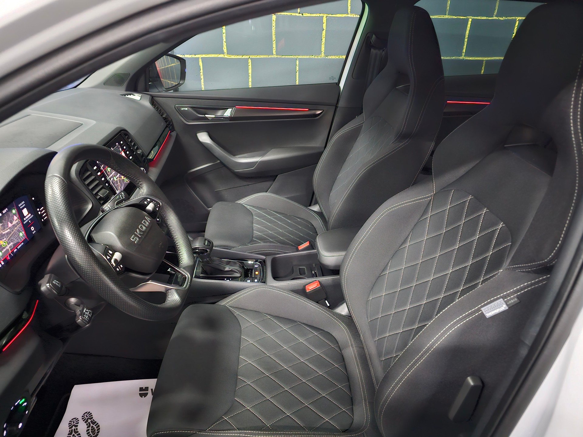 SKODA Karoq 1.5 TSI SportLine DSG-image-10