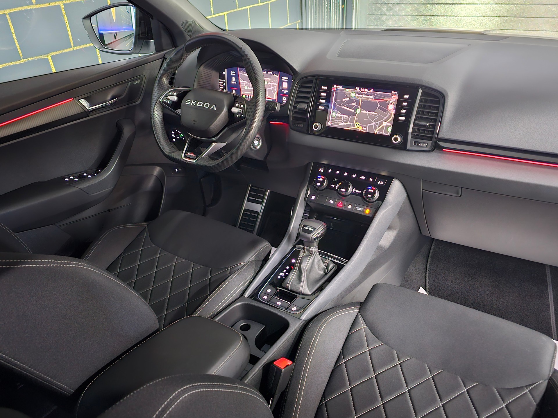 SKODA Karoq 1.5 TSI SportLine DSG-image-8