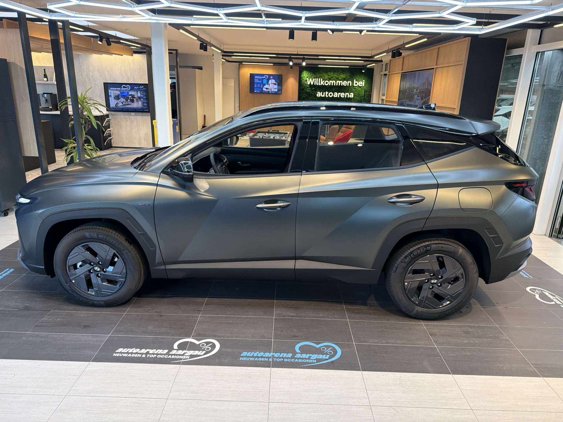 HYUNDAI Tucson 1.6 TGDI HEV Black Line Automat-image-13