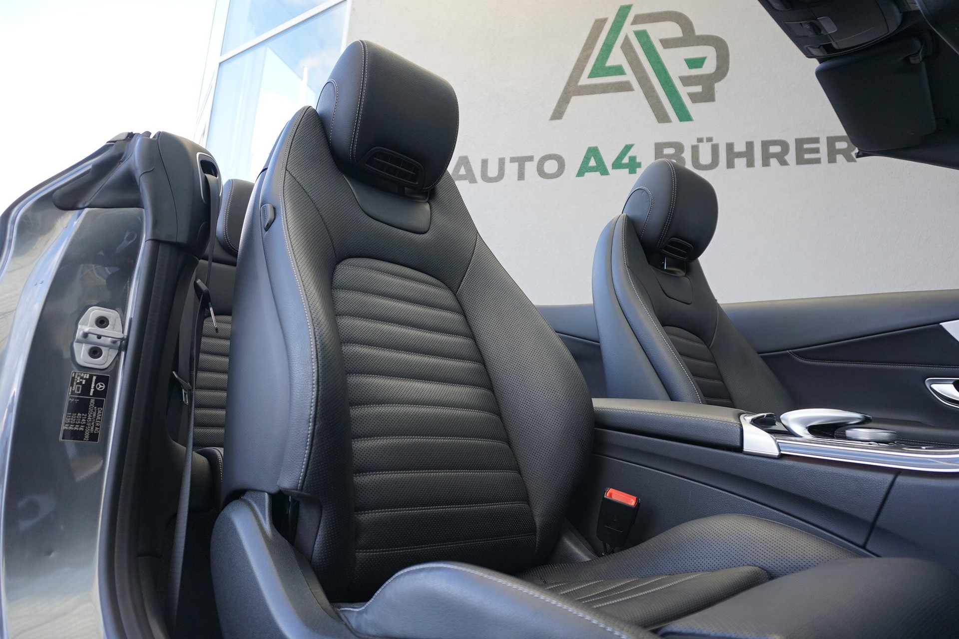 MERCEDES-BENZ C 250 AMG Line-image-15