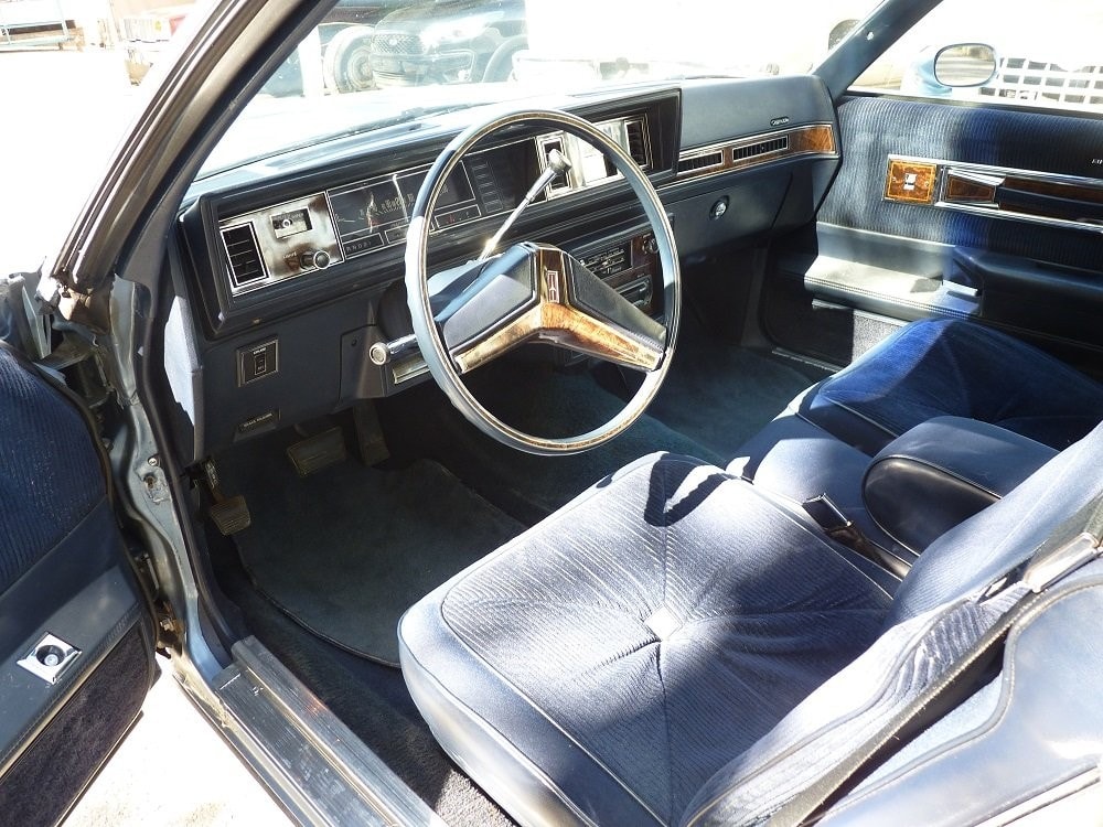 OLDSMOBILE Cutlass Supreme Brougham-image-12