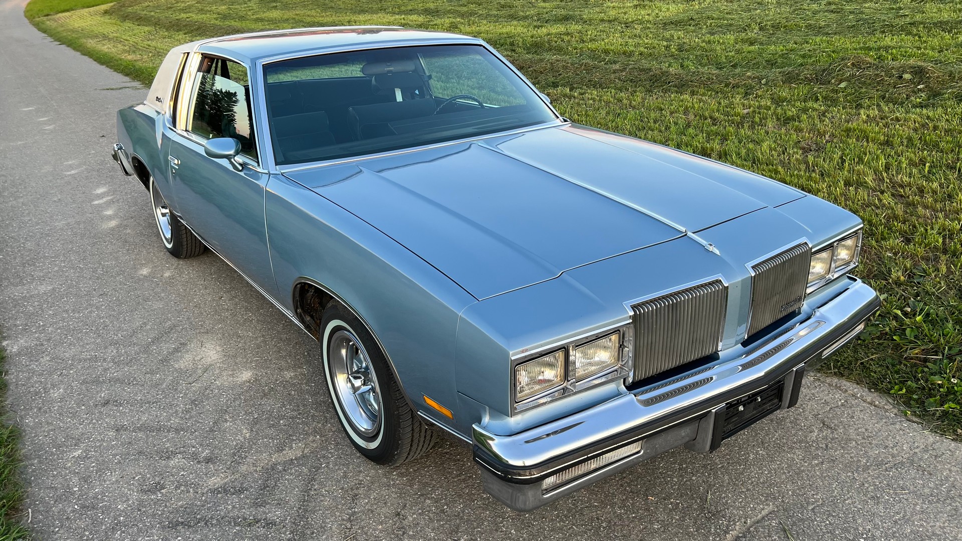 OLDSMOBILE Cutlass Supreme Brougham-image-3