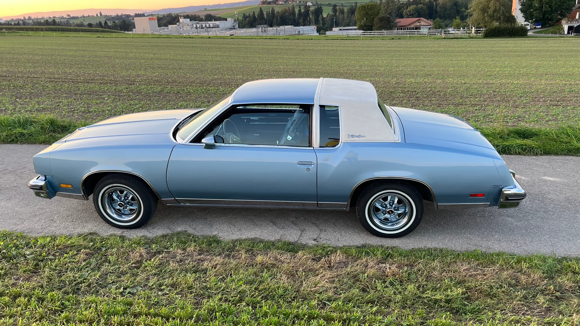 OLDSMOBILE Cutlass Supreme Brougham-image-7
