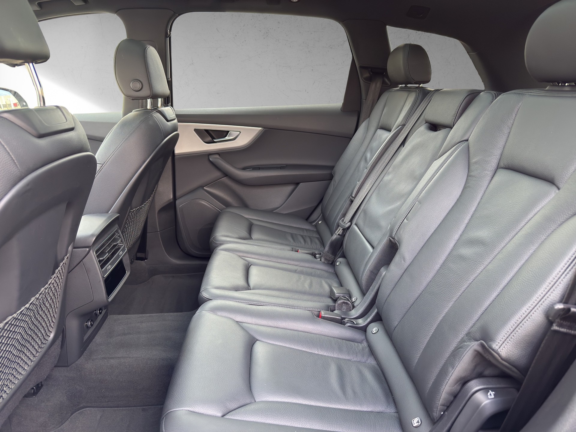 AUDI Q7 55 TFSI S Line quattro tiptronic-image-9