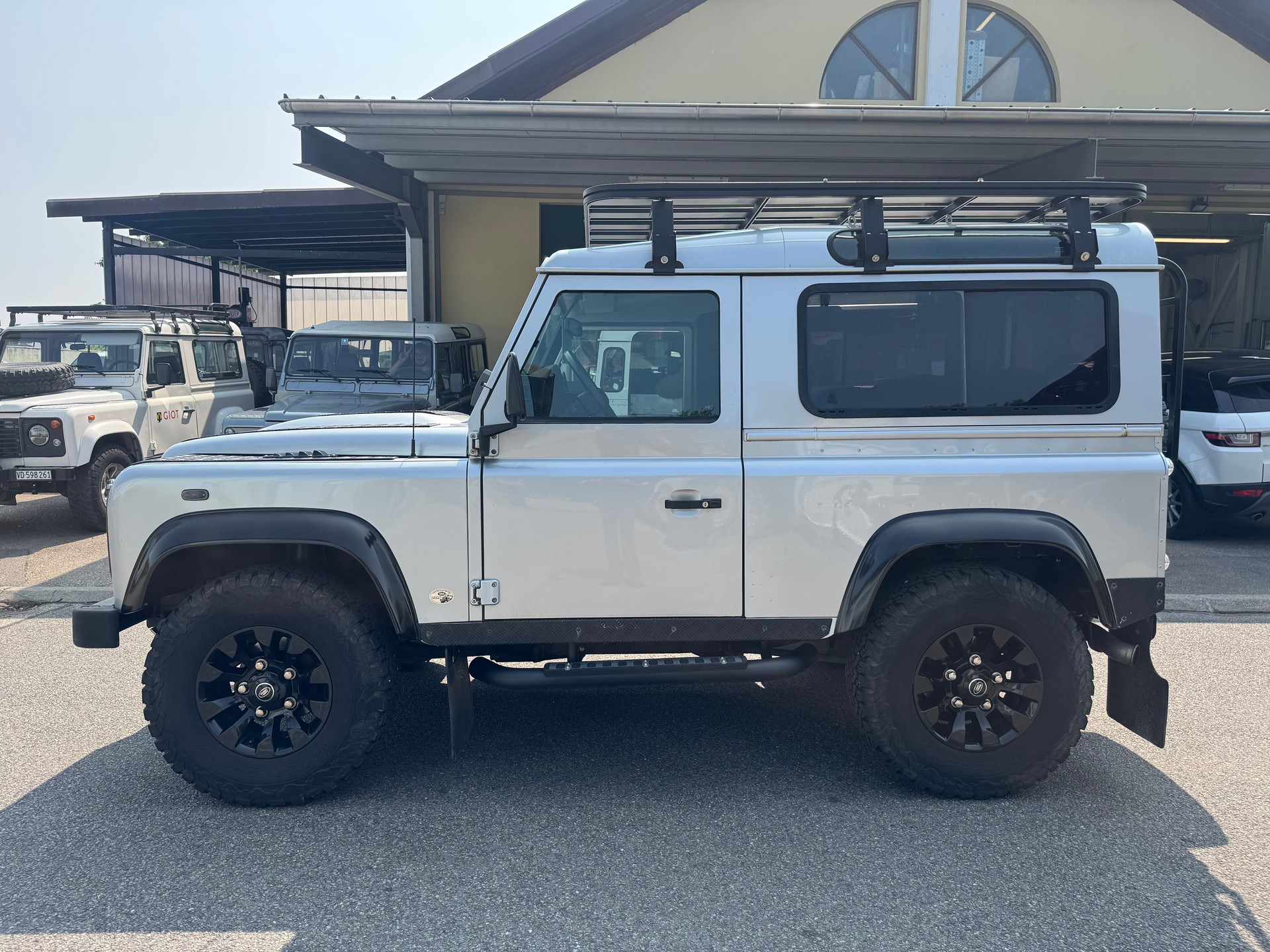 LAND ROVER Defender 90 SW 2.4Tdc-image-7