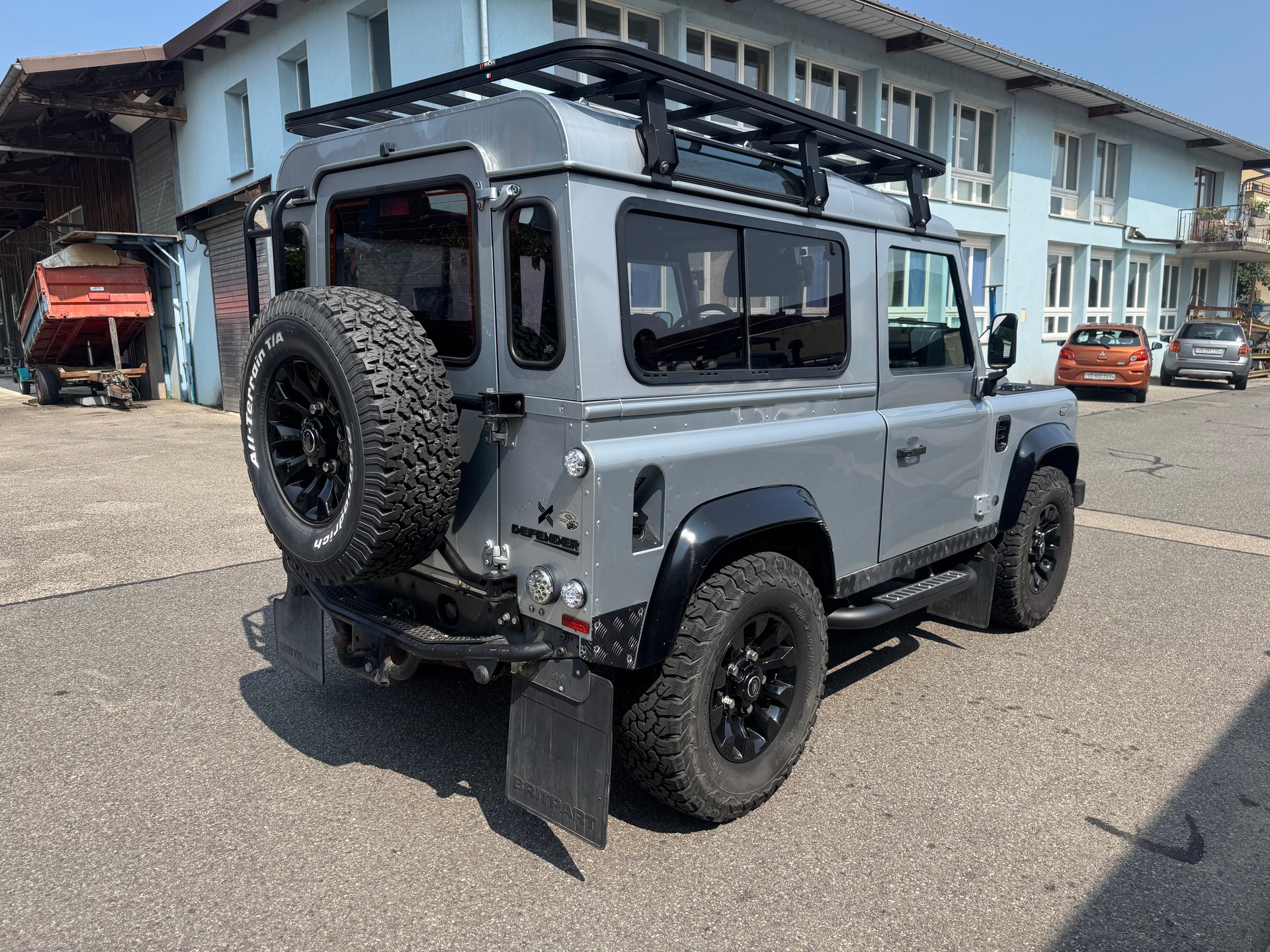 LAND ROVER Defender 90 SW 2.4Tdc-image-2