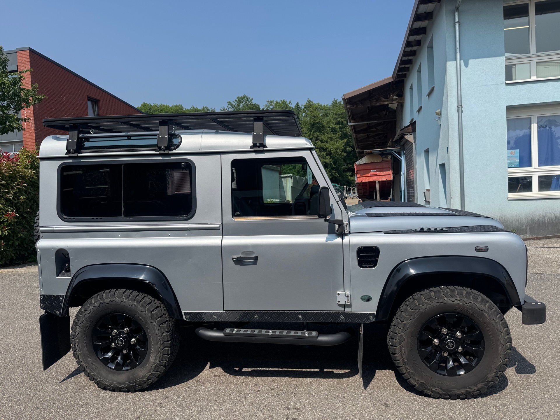 LAND ROVER Defender 90 SW 2.4Tdc-image-1