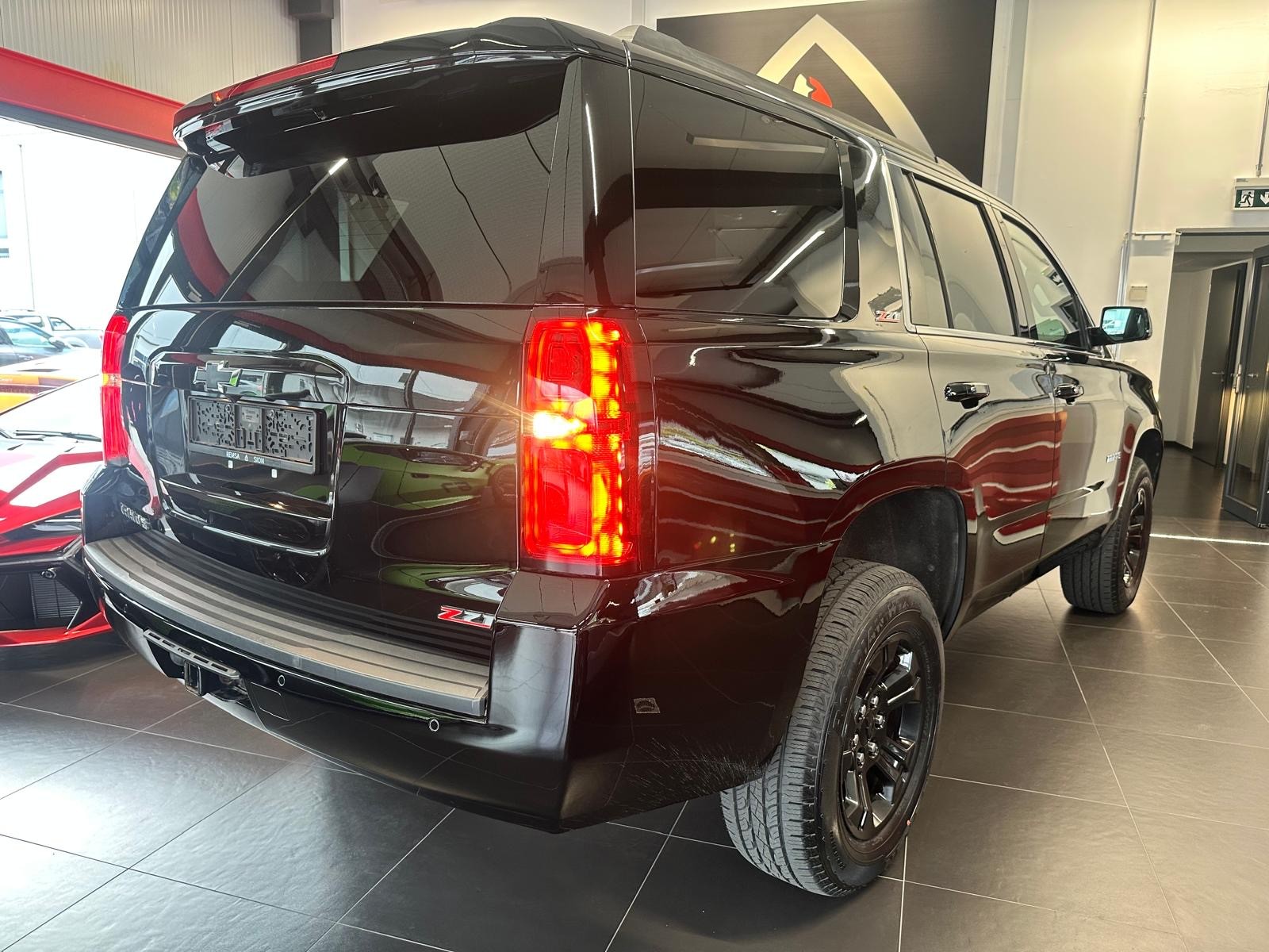 CHEVROLET TAHOE Z71-image-4