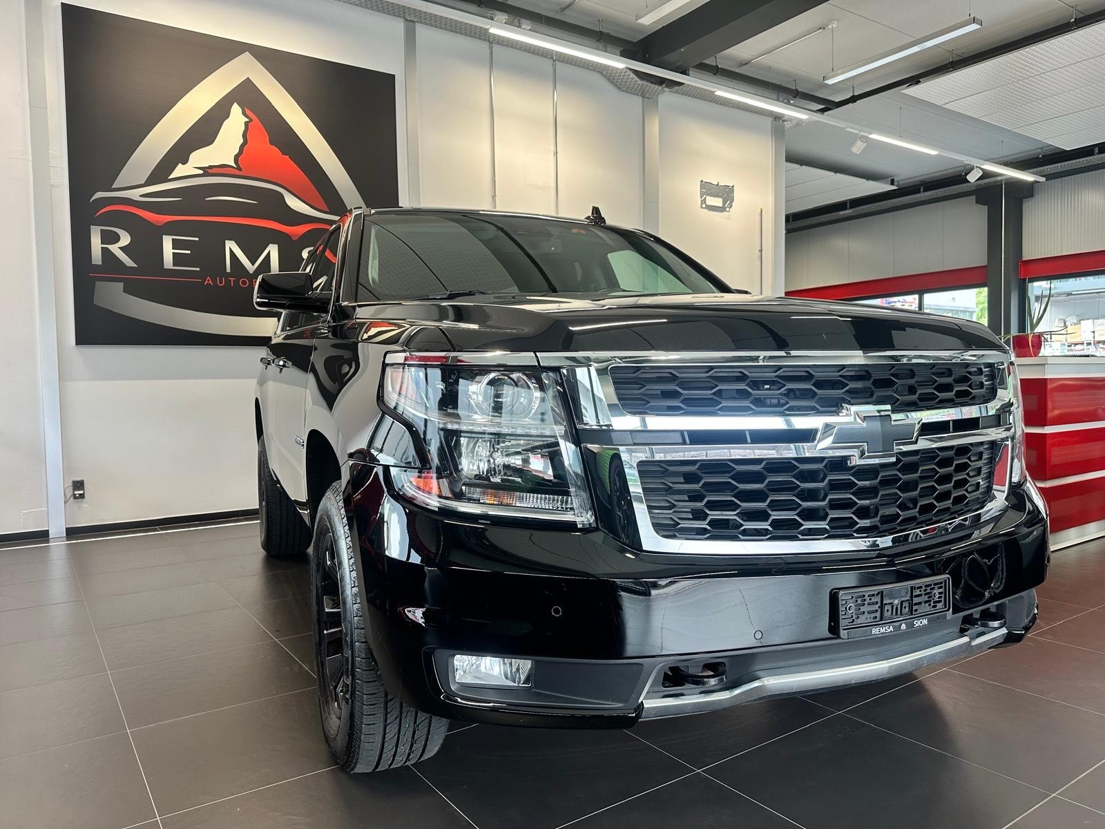 CHEVROLET TAHOE Z71-image-2