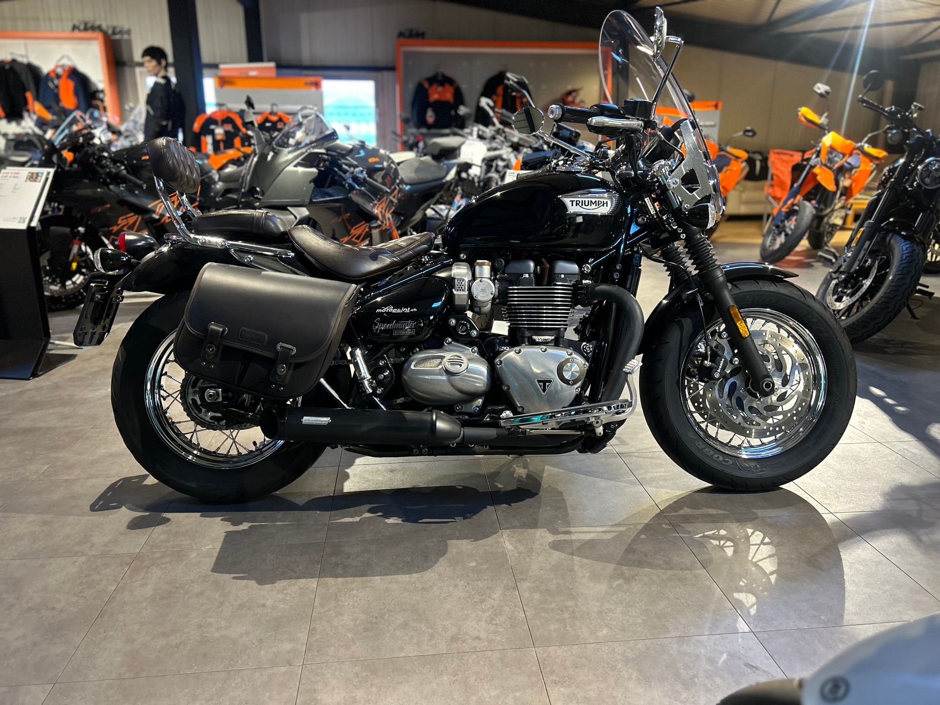 TRIUMPH Bonneville 1200 Speedmaster ABS-image-2