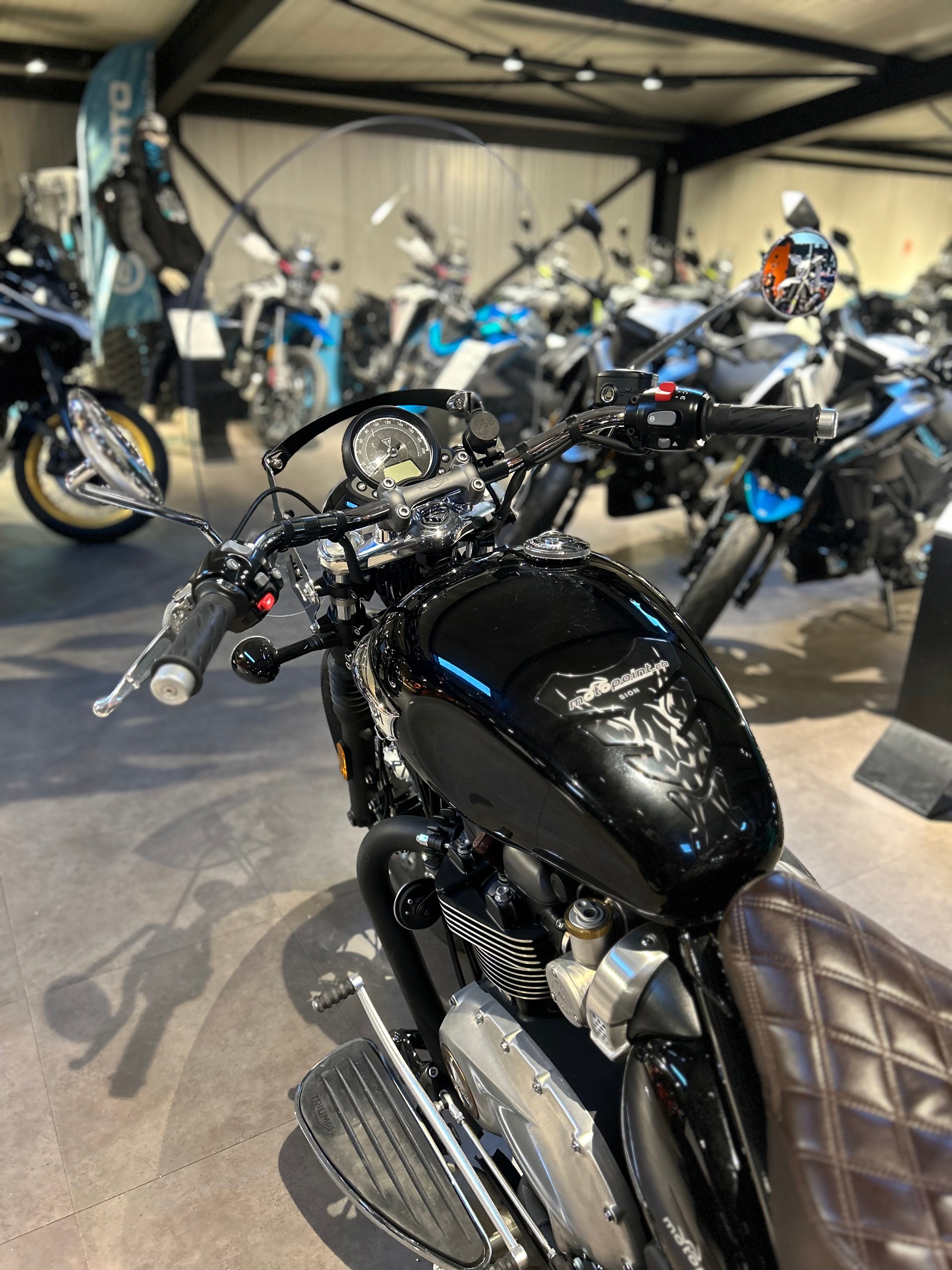 TRIUMPH Bonneville 1200 Speedmaster ABS-image-4