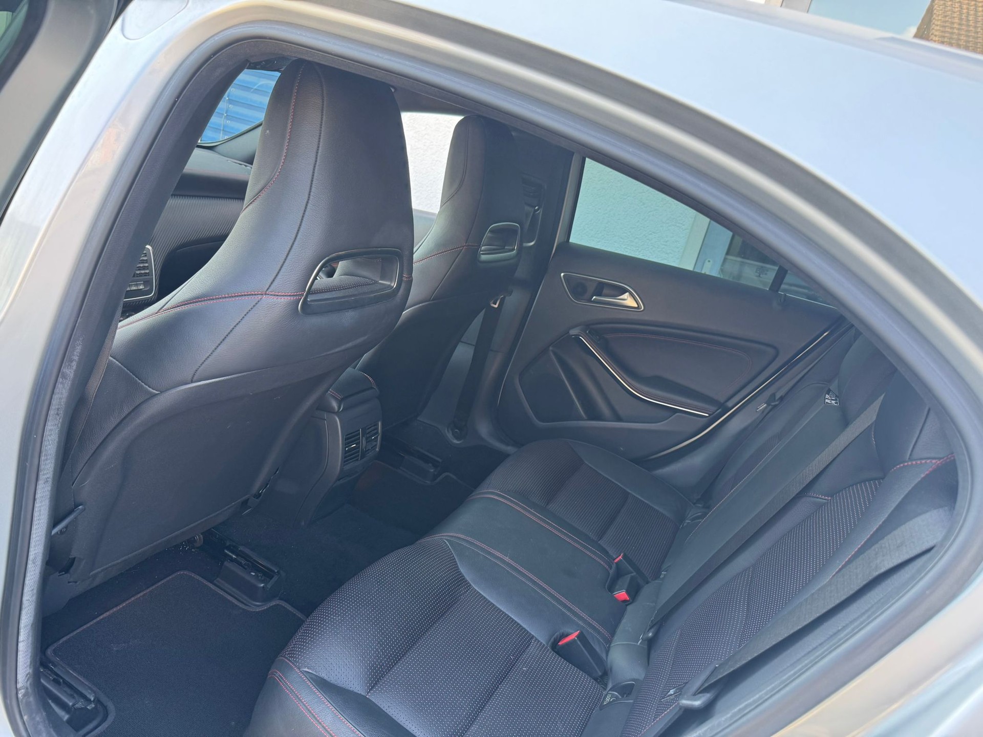 MERCEDES-BENZ A 250 Sport 4Matic 7G-DCT-image-5