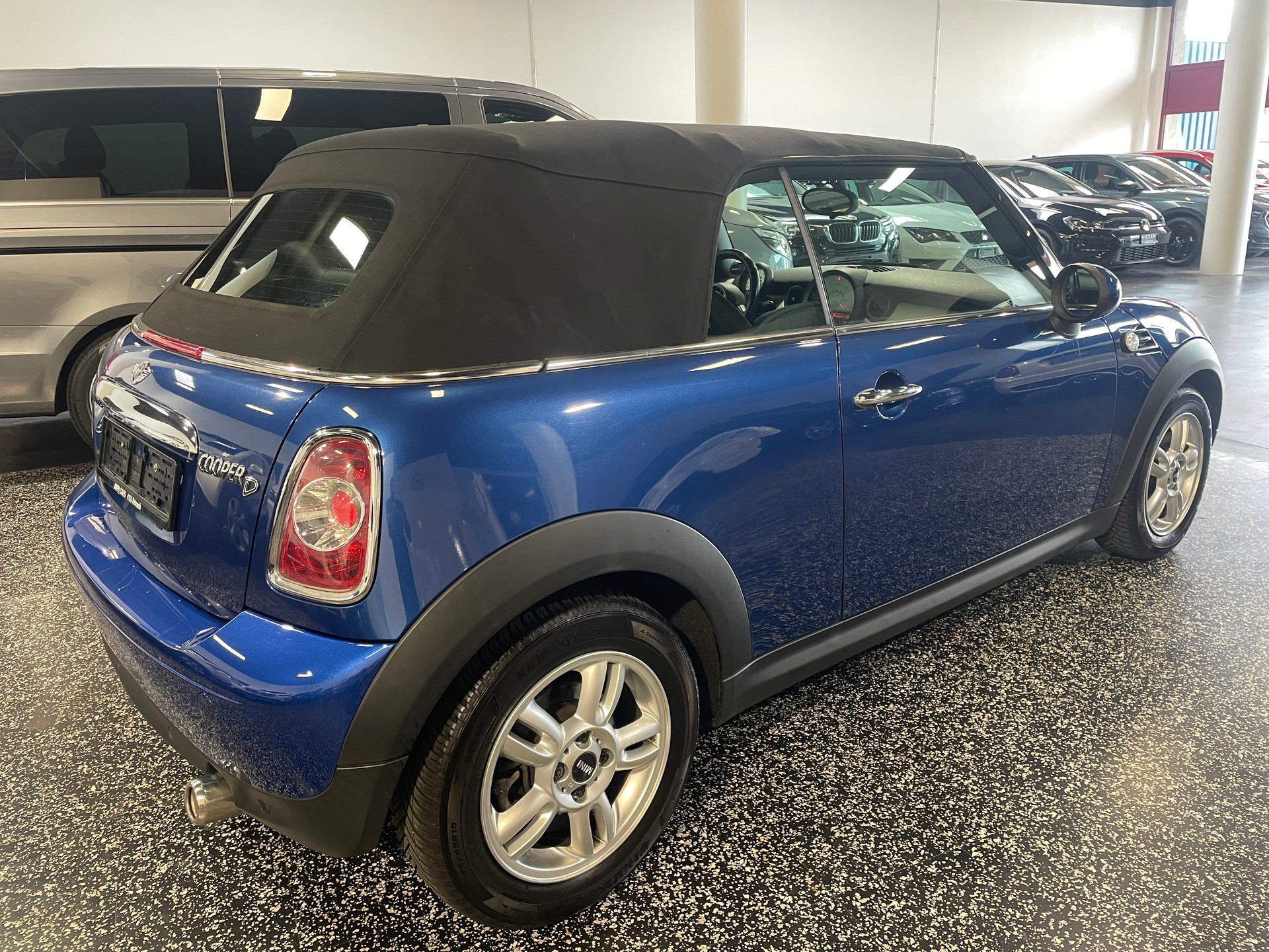 MINI Cooper D Cabriolet-showroom-element-3