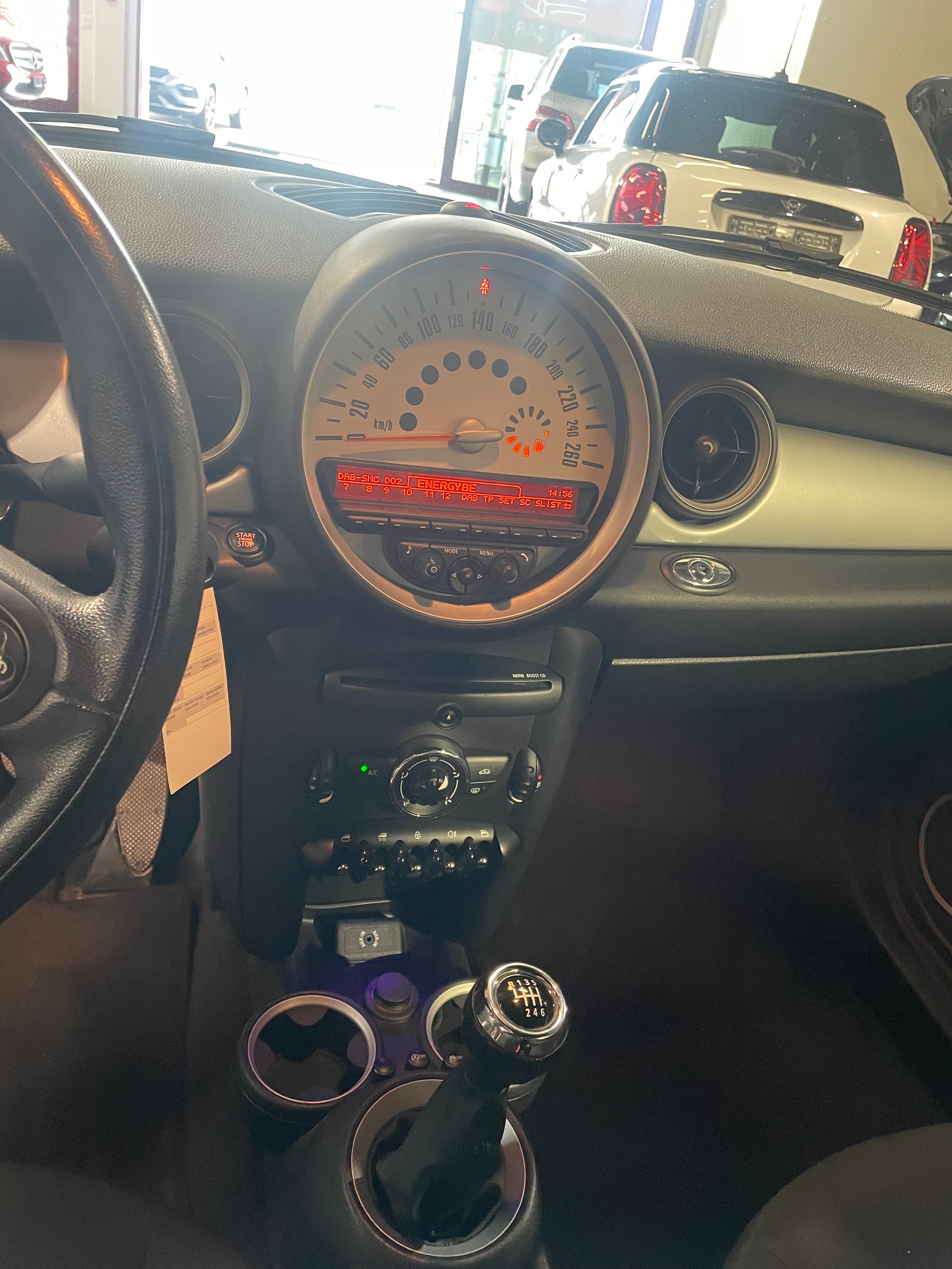 MINI Cooper D Cabriolet-image-7