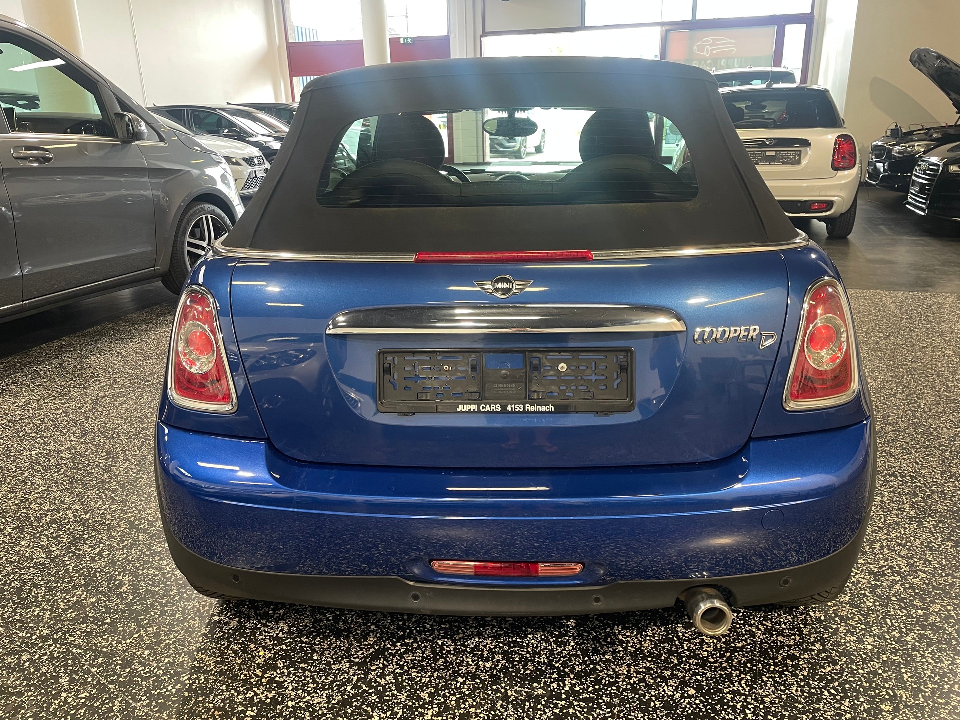MINI Cooper D Cabriolet-showroom-element-2
