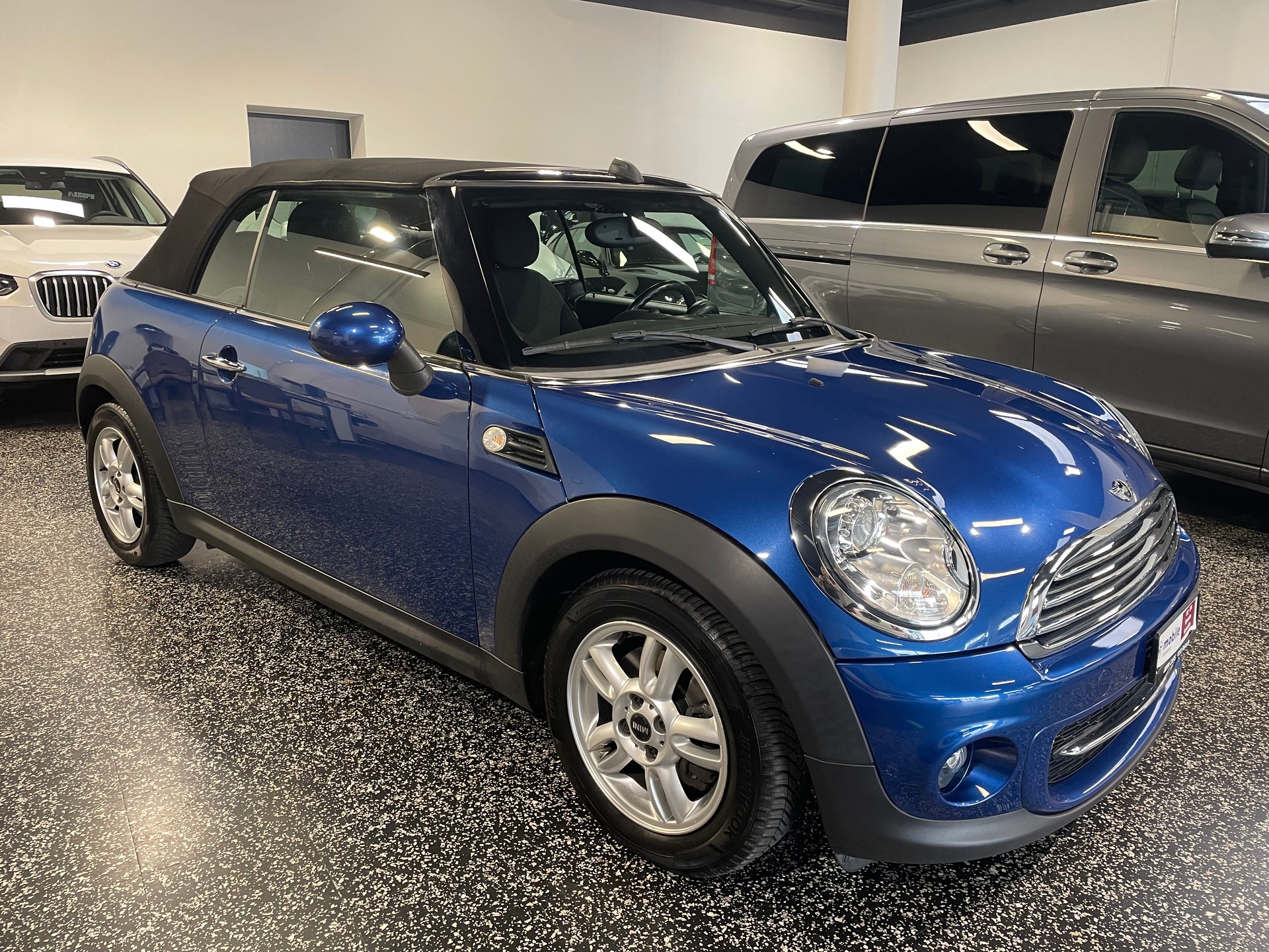MINI Cooper D Cabriolet-image-4