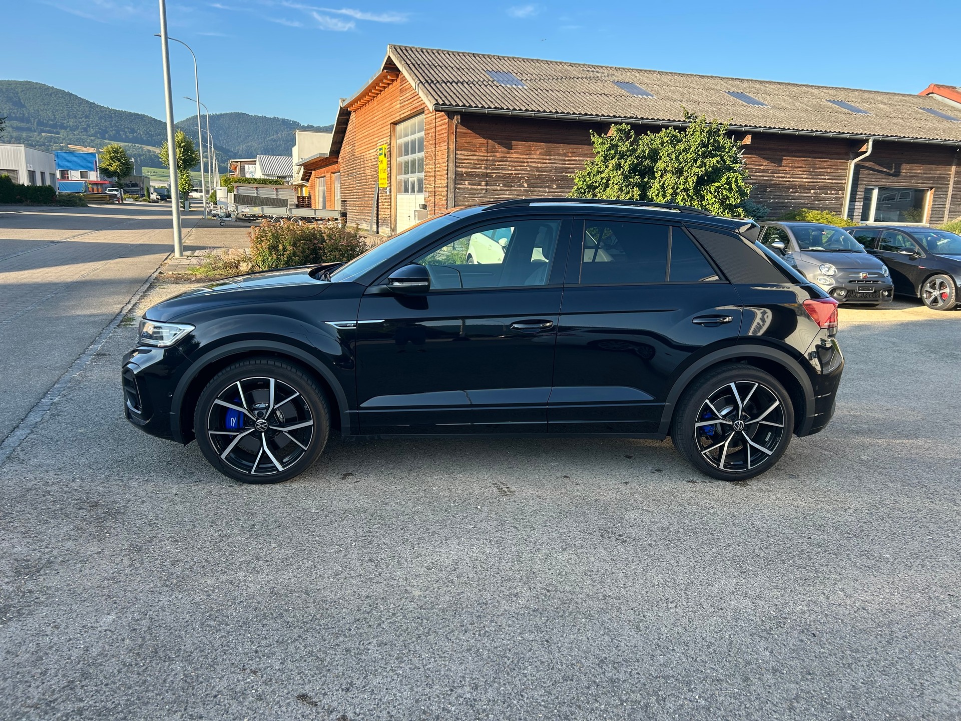 VW T-Roc 2.0 TSI R DSG 4Motion-image-2